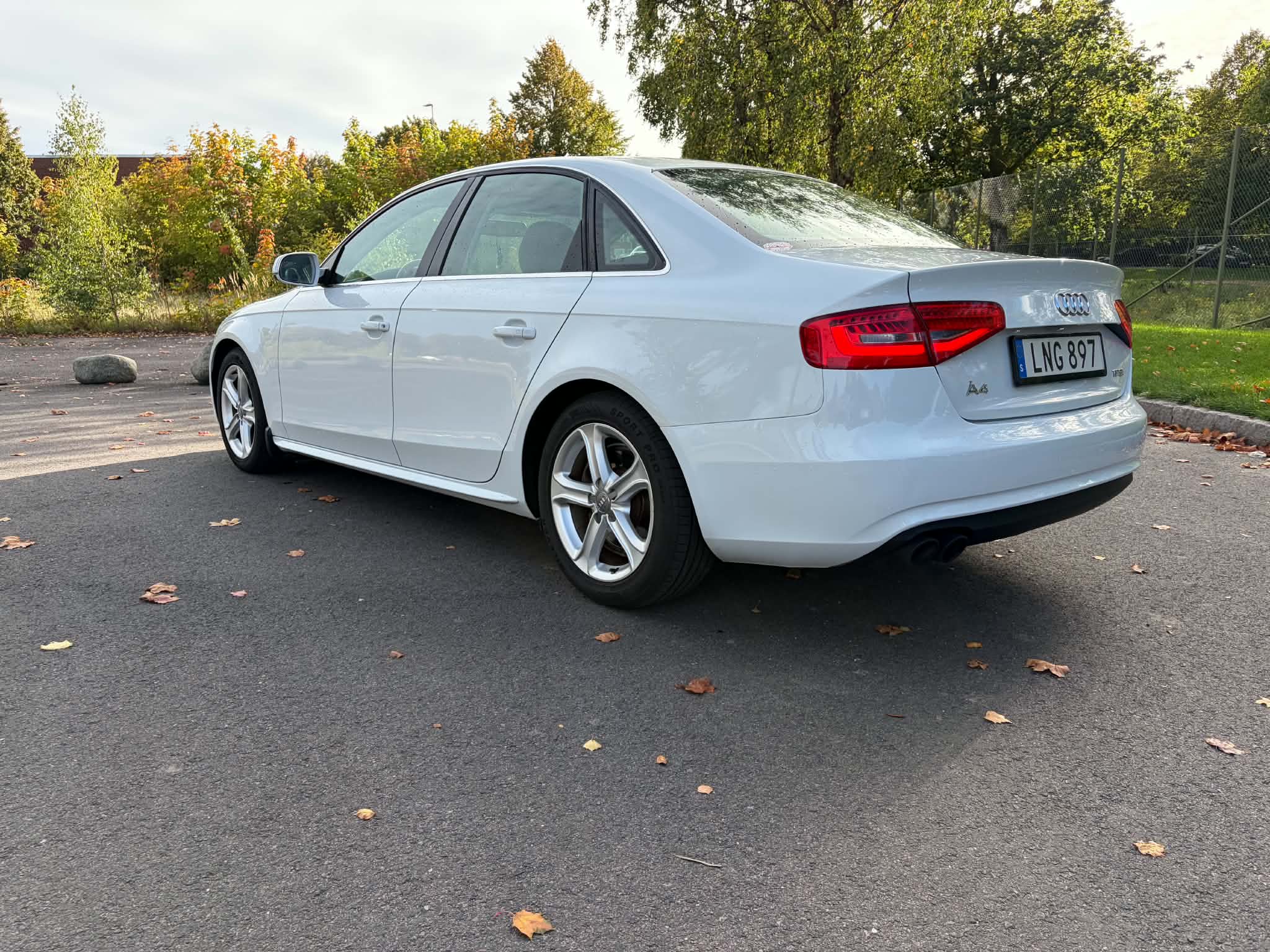 Audi A4 Sedan 1.8 TFSI Manuell 2014, bild 4/6