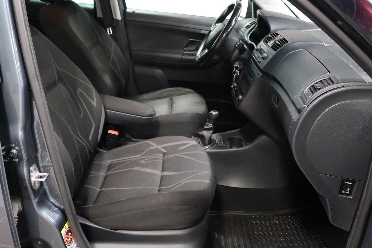 Skoda Fabia 2014, bild 6/7