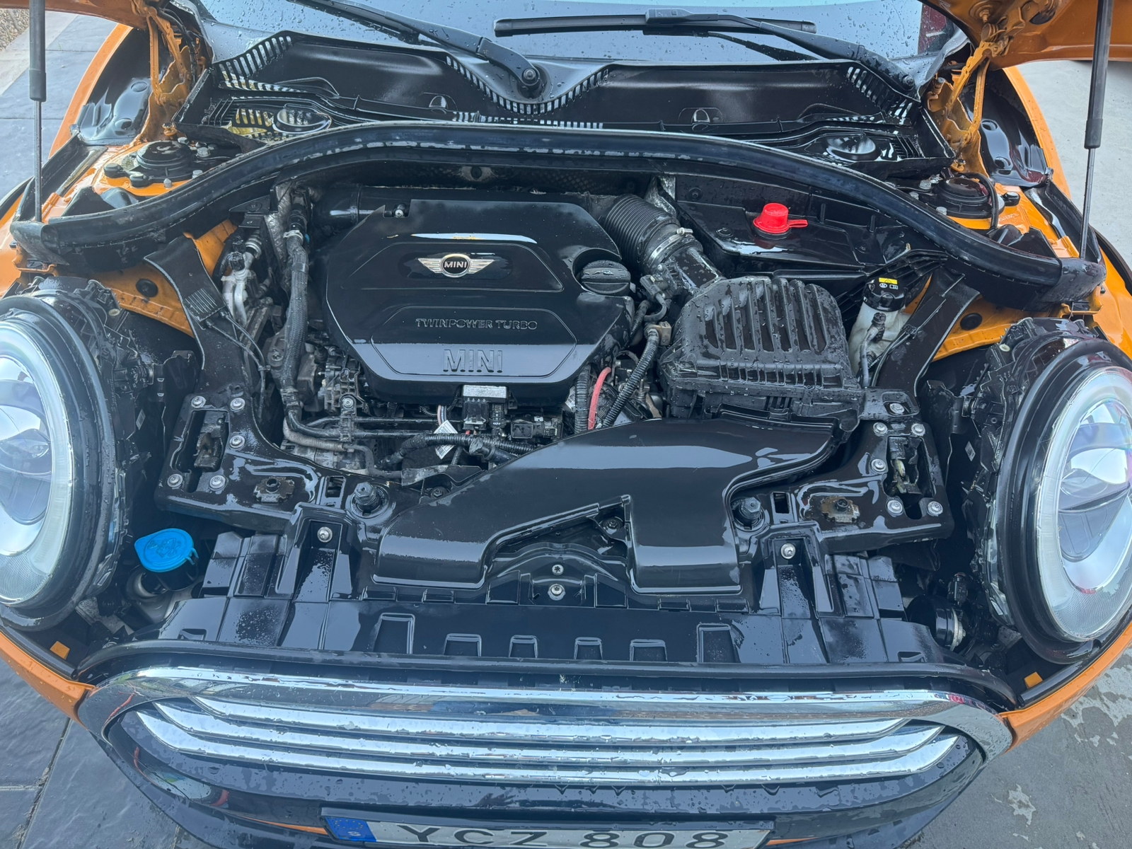 MINI Cooper 2016, kuva 8/8