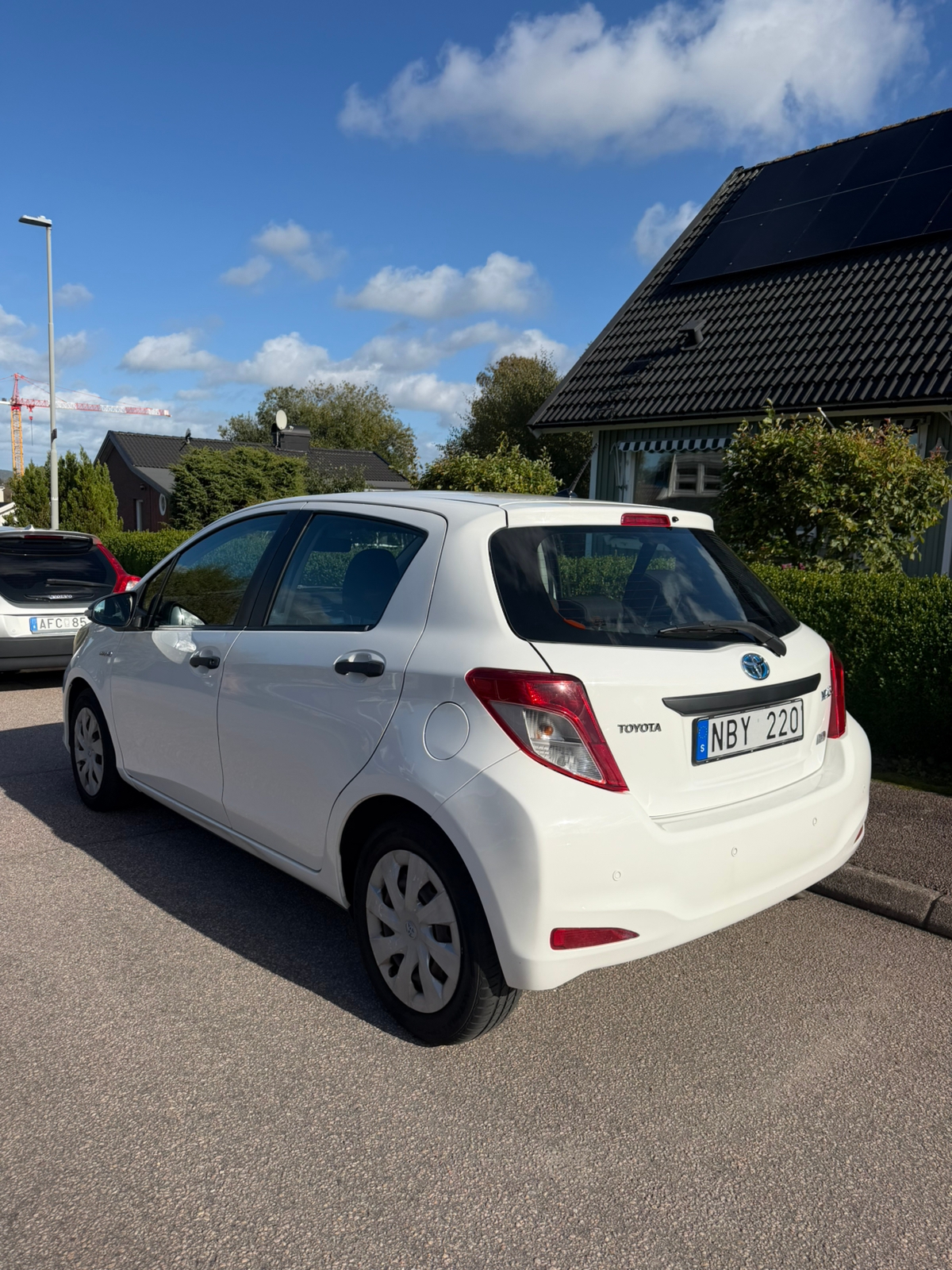 Toyota Yaris Hybrid e-CVT 2012, bild 3/6