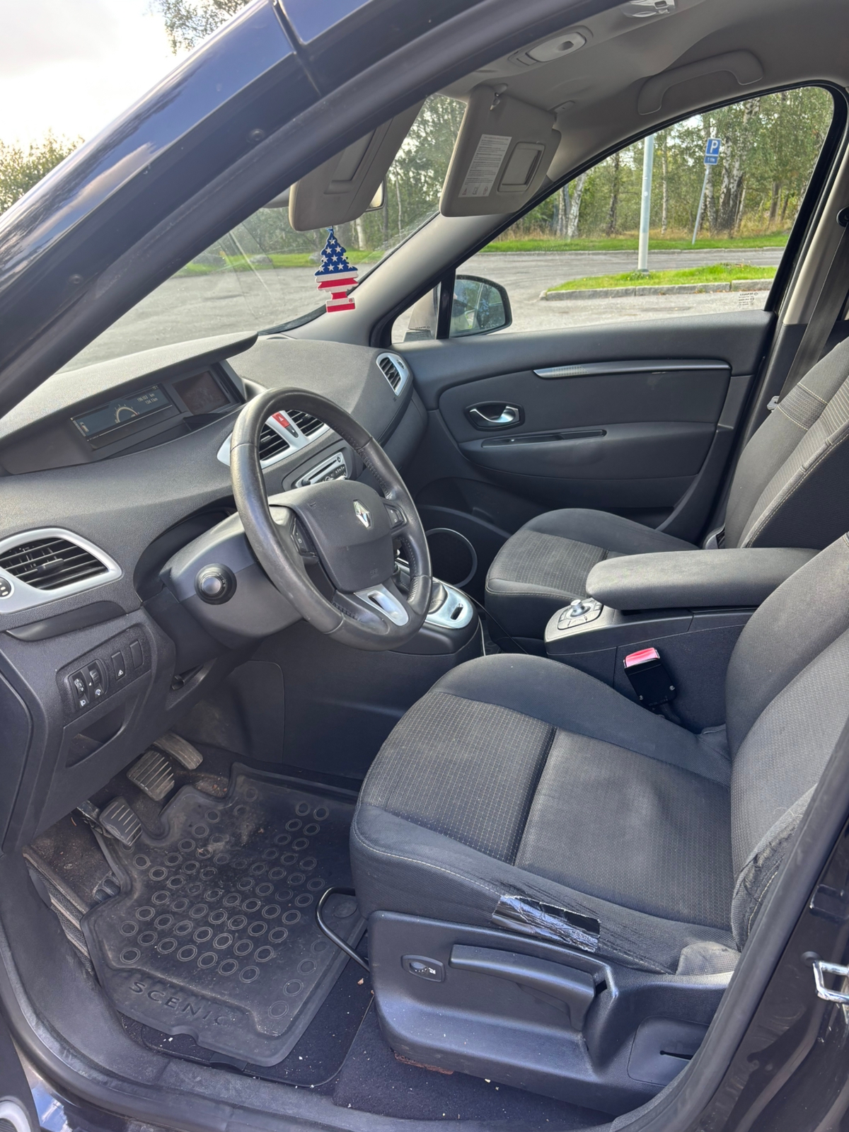 Renault Scenic III 1.9 dCi Manuell 2010, photo 7/9