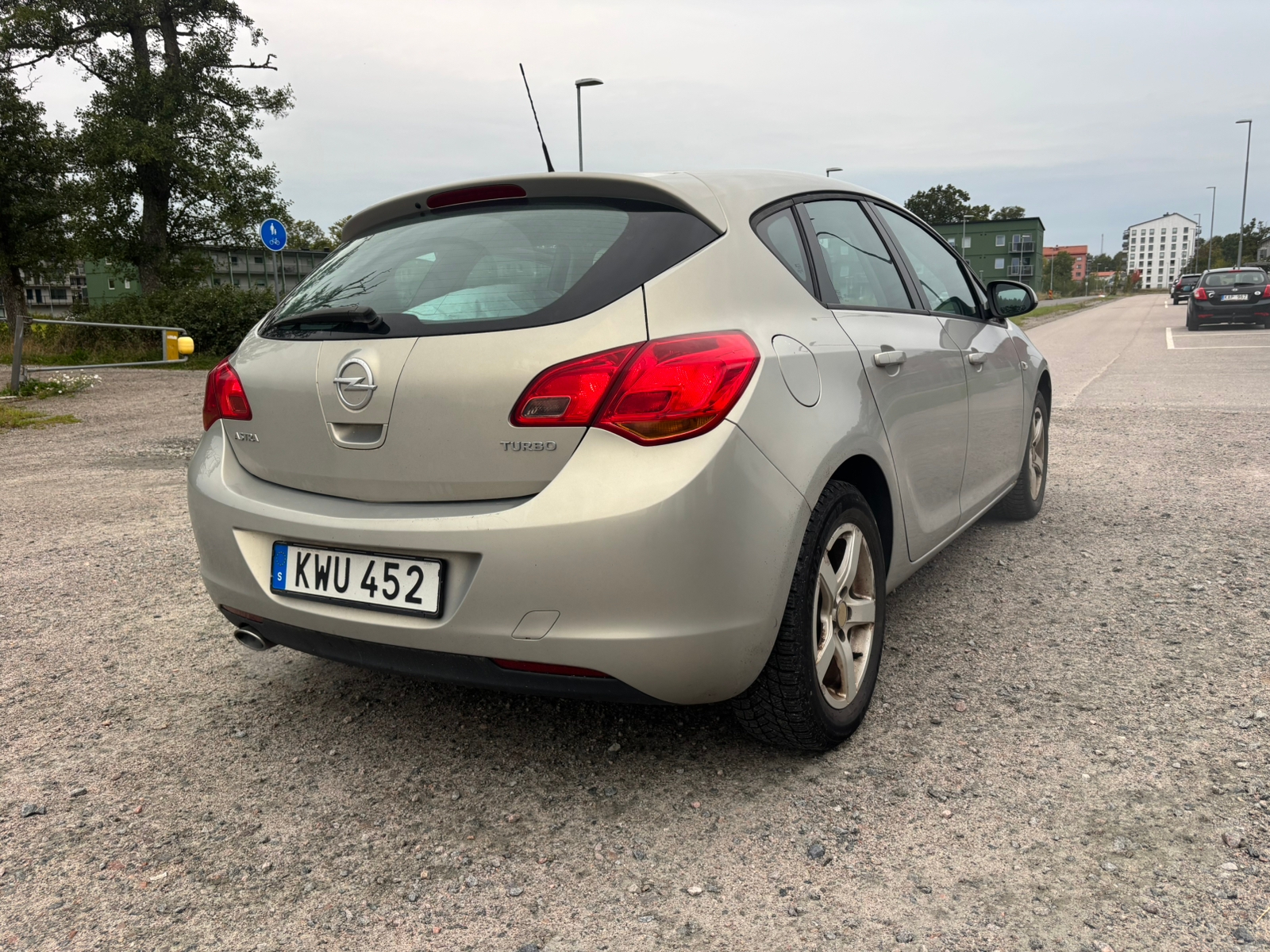 Opel Astra 1.4 Turbo Manuell 2010, bild 3/7