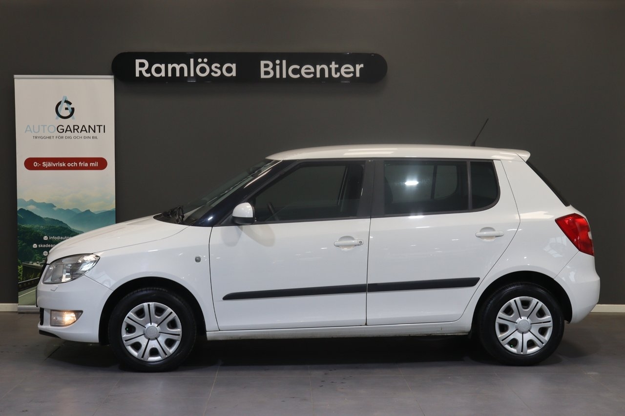 Skoda Fabia 1.2 12v Ambiente Euro 5 2012, kuva 2/10