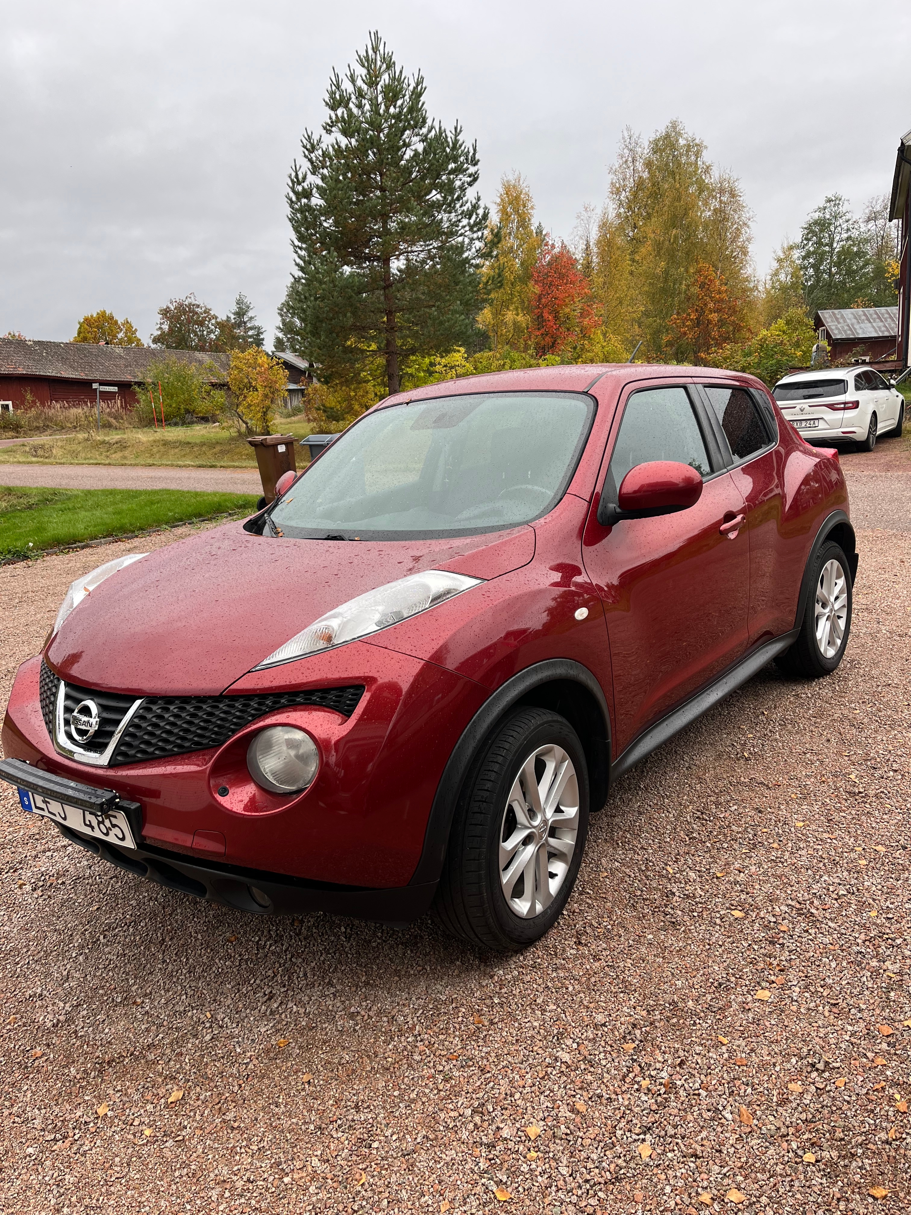 Nissan Juke 1.6 Manuell 2010, bild 2/4