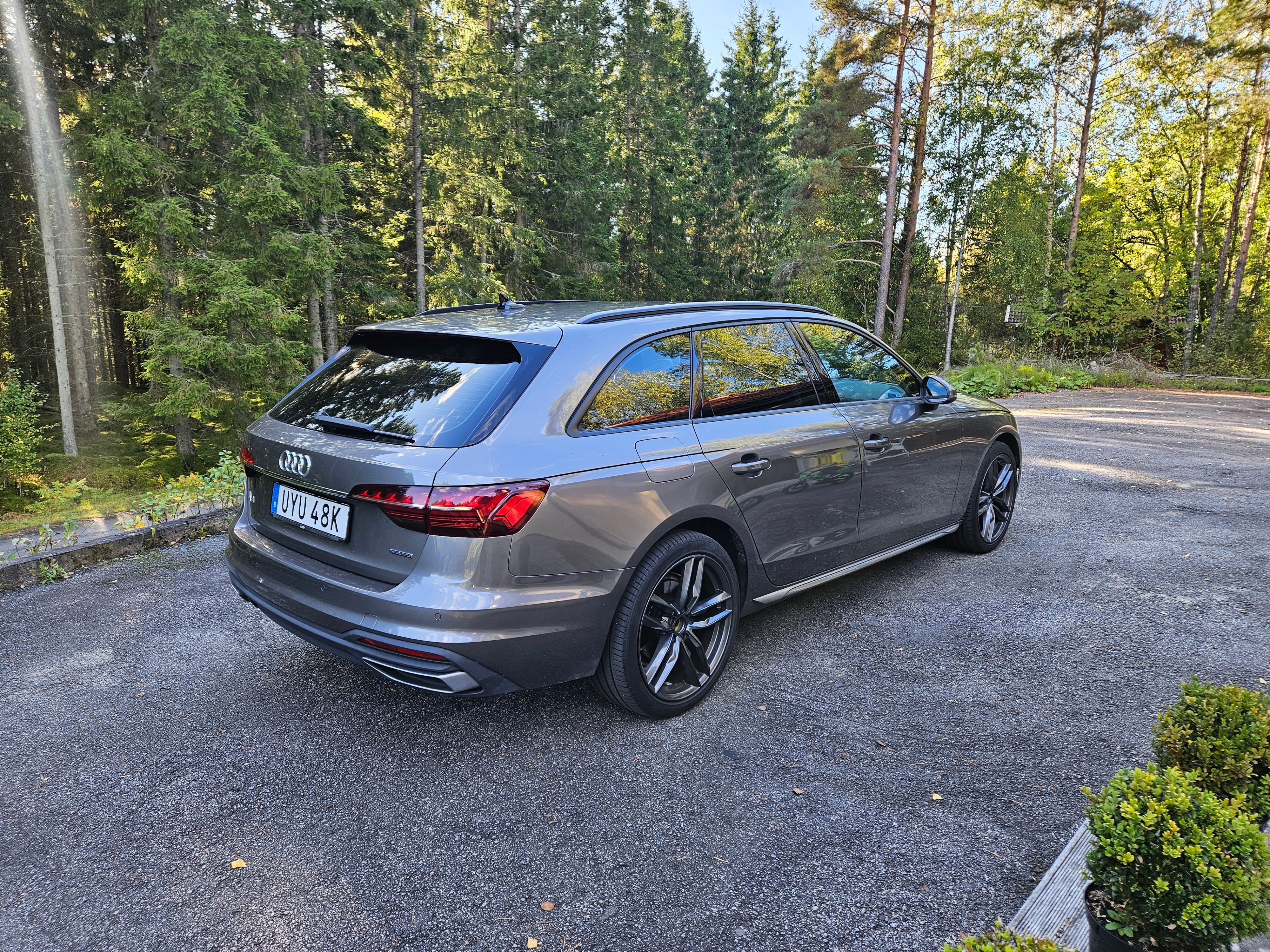 Audi A4 2021, bild 2/5