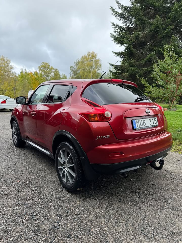 Nissan Juke 1.6 DIG-T Manuell 2012, bild 2/6
