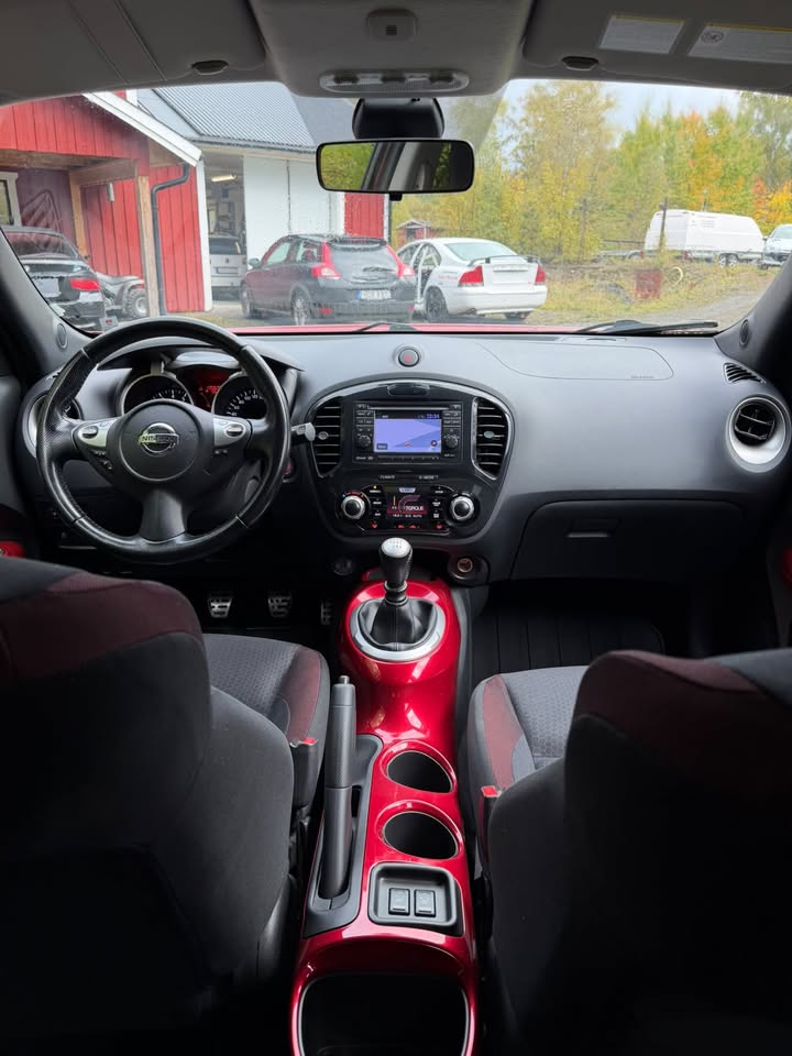 Nissan Juke 1.6 DIG-T Manuell 2012, bild 4/6