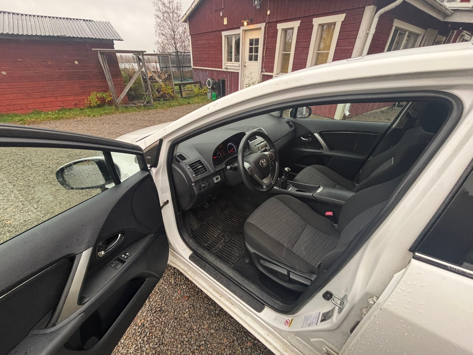Toyota Avensis Kombi 2.0 D-4D Manuell 2012, bild 4/4