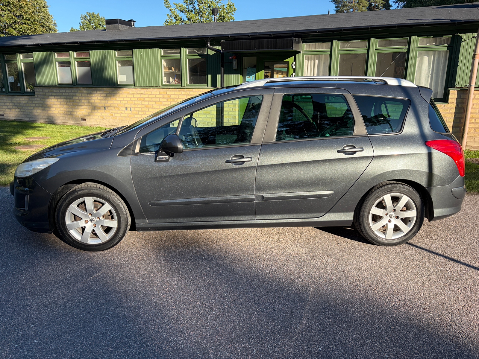 Peugeot 308 SW 1.6 HDi FAP Manuell 2010, bild 2/10