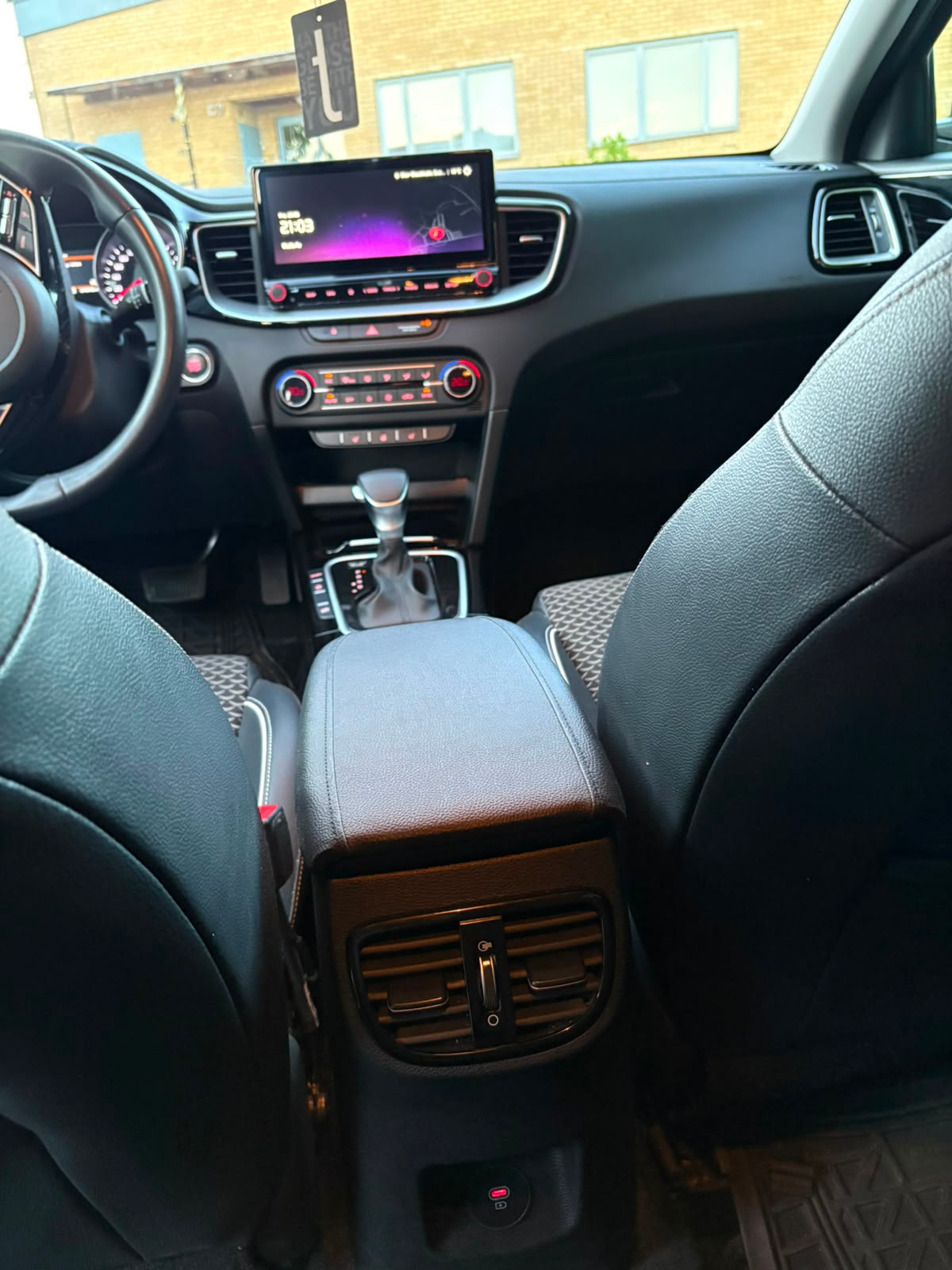 Kia Ceed Sportswagon 1.5 T-GDI DCT 2025, photo 7/7