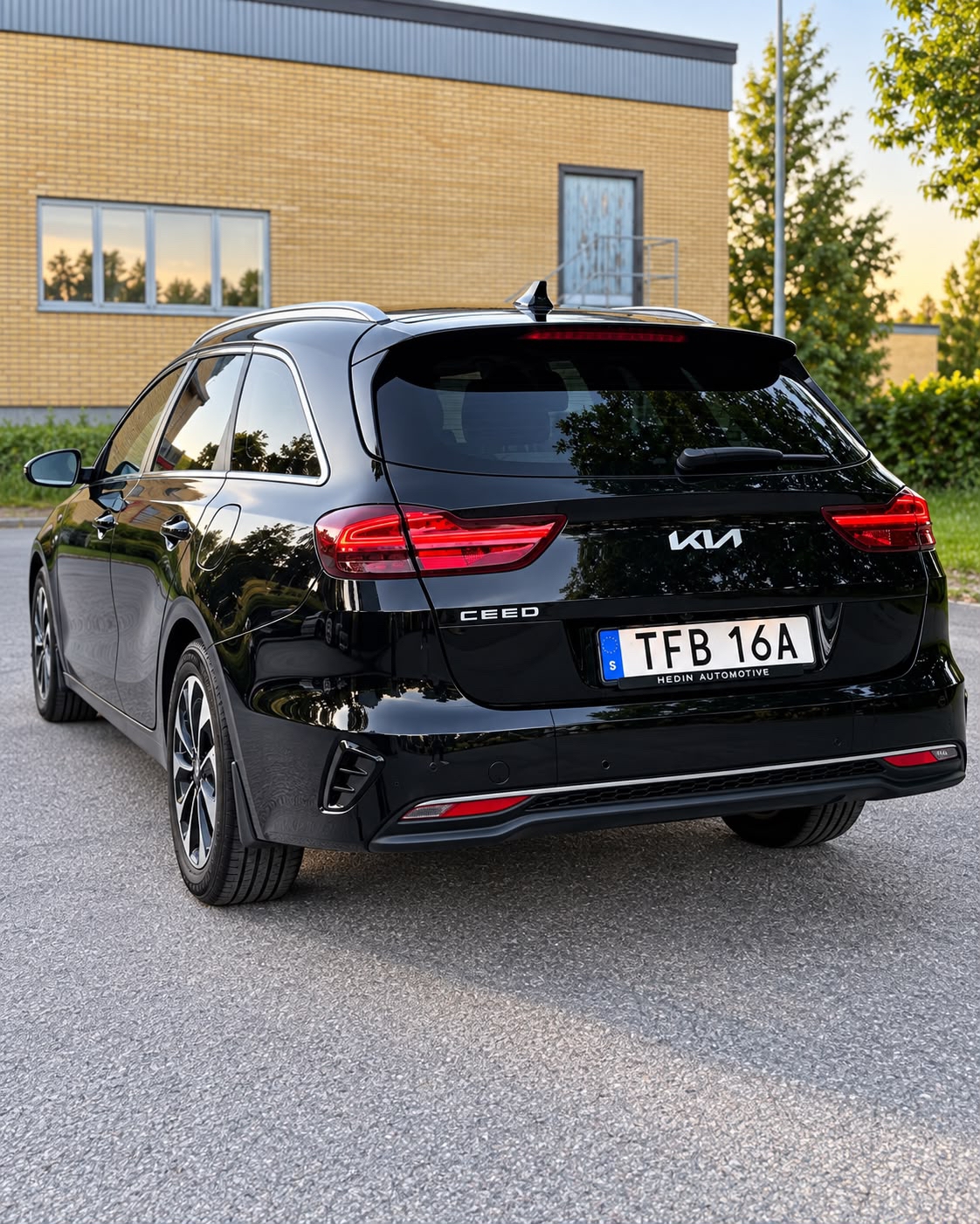 Kia Ceed Sportswagon 1.5 T-GDI DCT 2025, photo 3/7