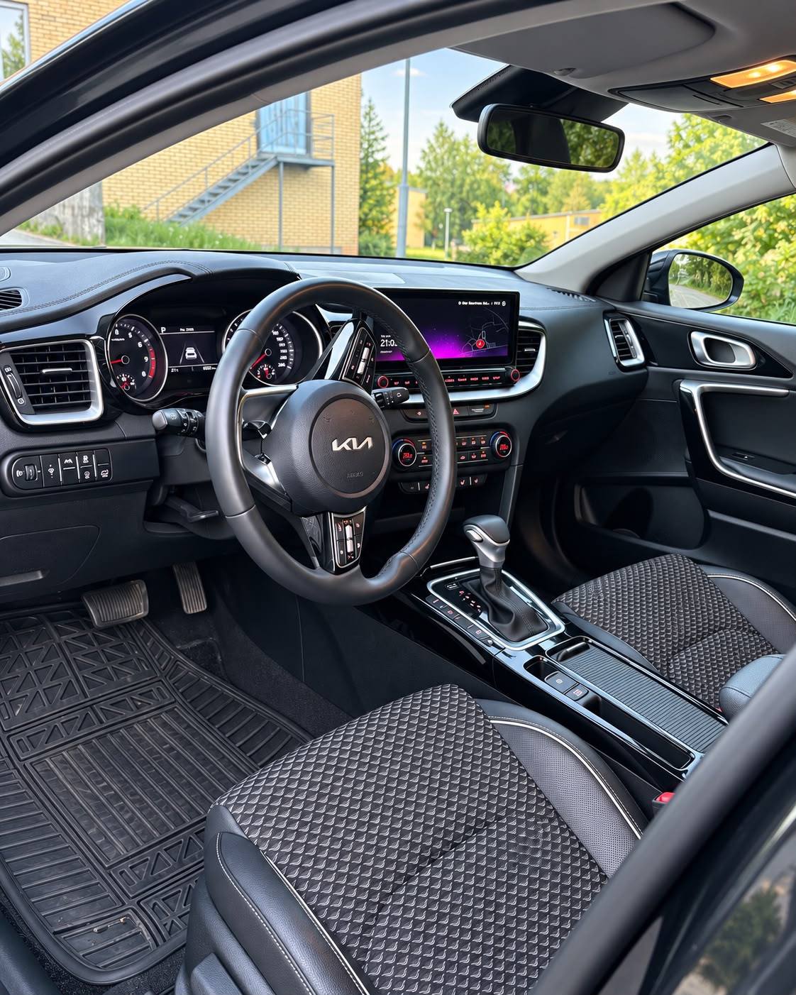 Kia Ceed Sportswagon 1.5 T-GDI DCT 2025, photo 4/7