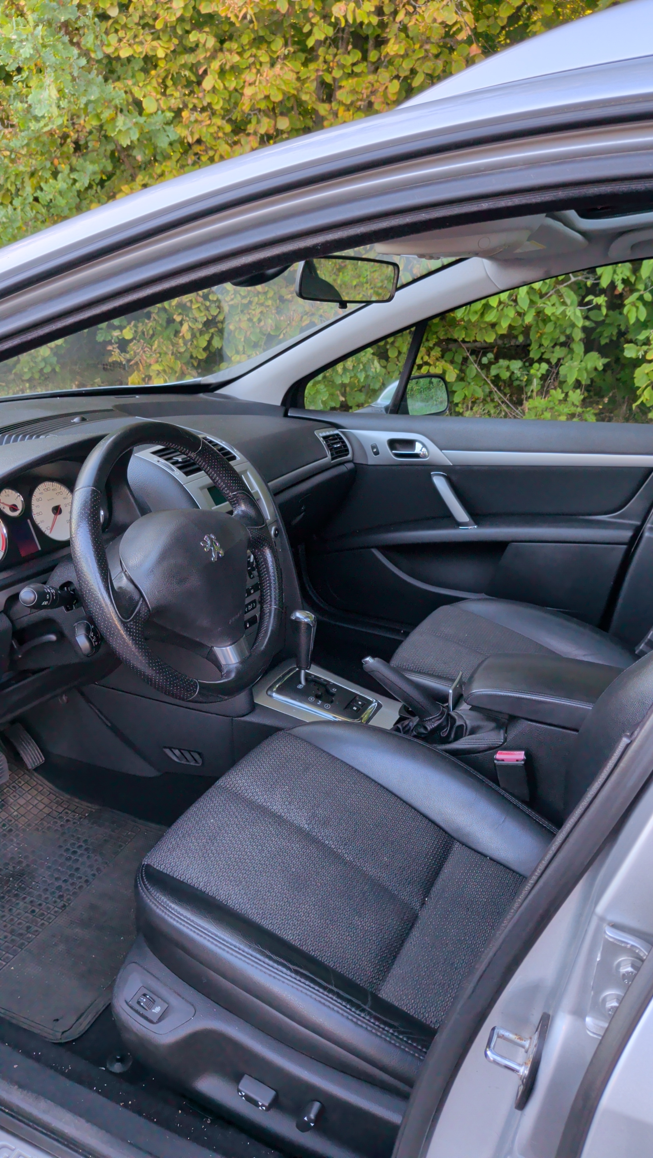Peugeot 407 SW 2.7 V6 HDi Automatisk 2008, bild 5/6