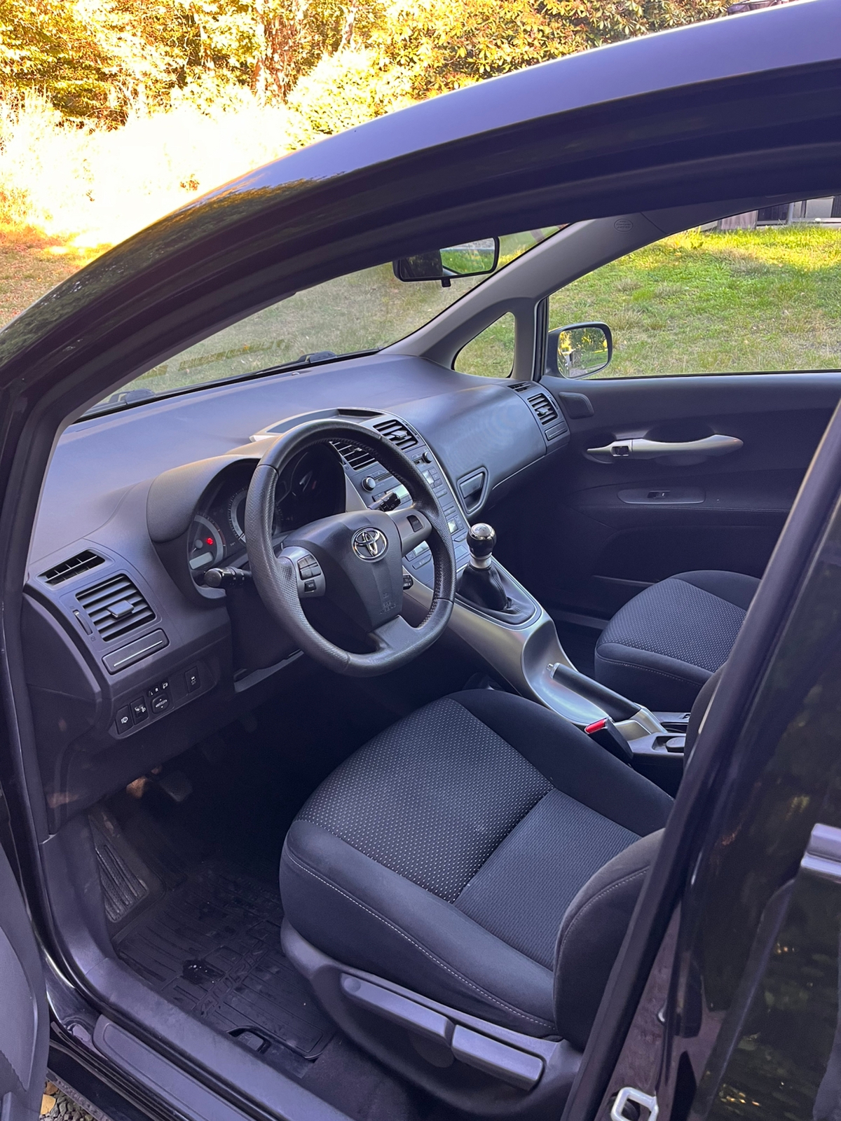 Toyota Auris 2012, bild 6/13