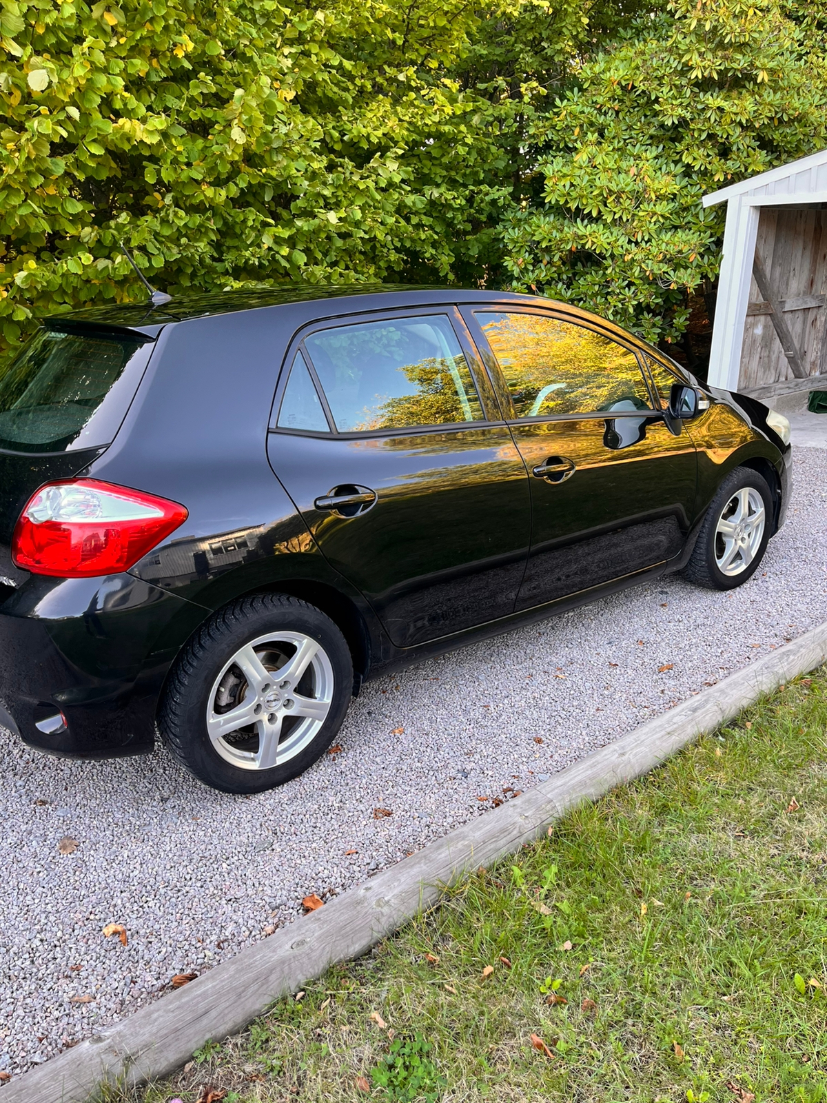 Toyota Auris 2012, bild 2/13