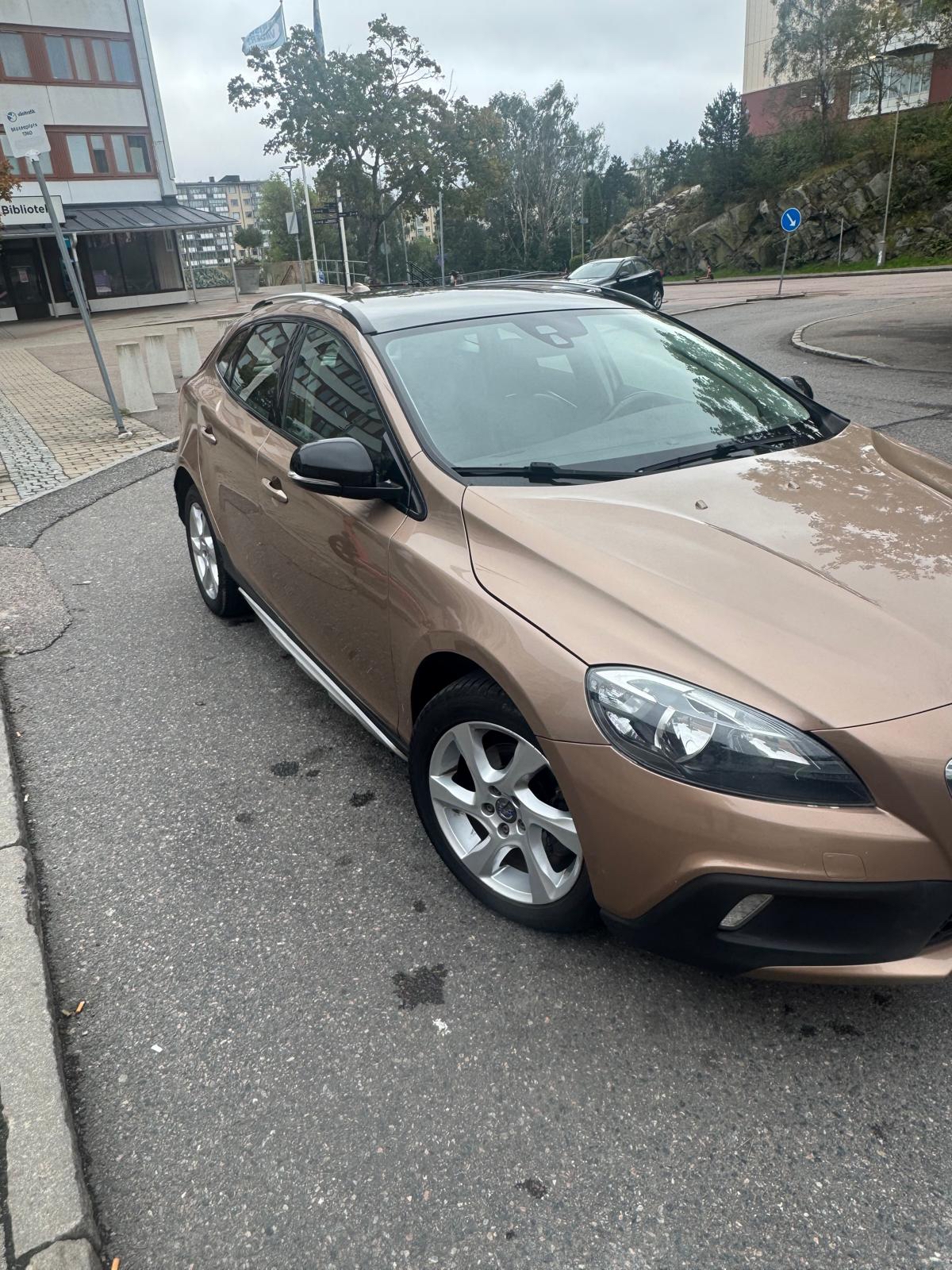 Volvo V40 Cross Country D2 Powershift 2014, bild 3/6