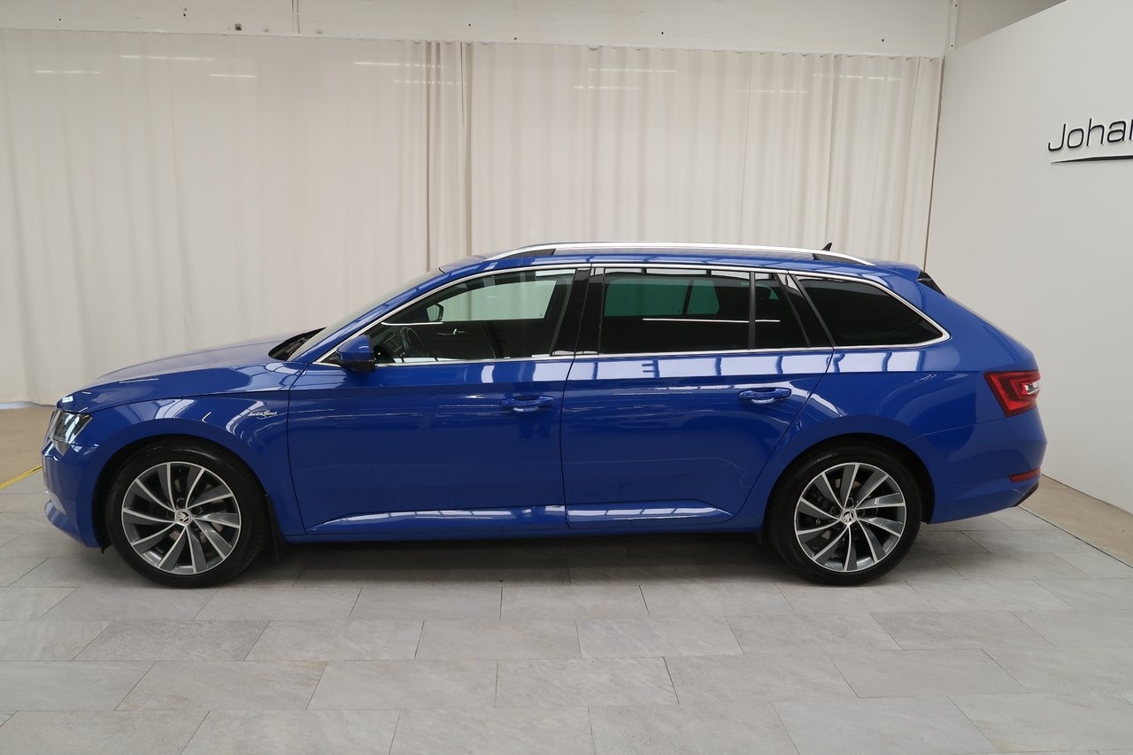Skoda Superb 2019, bild 2/10