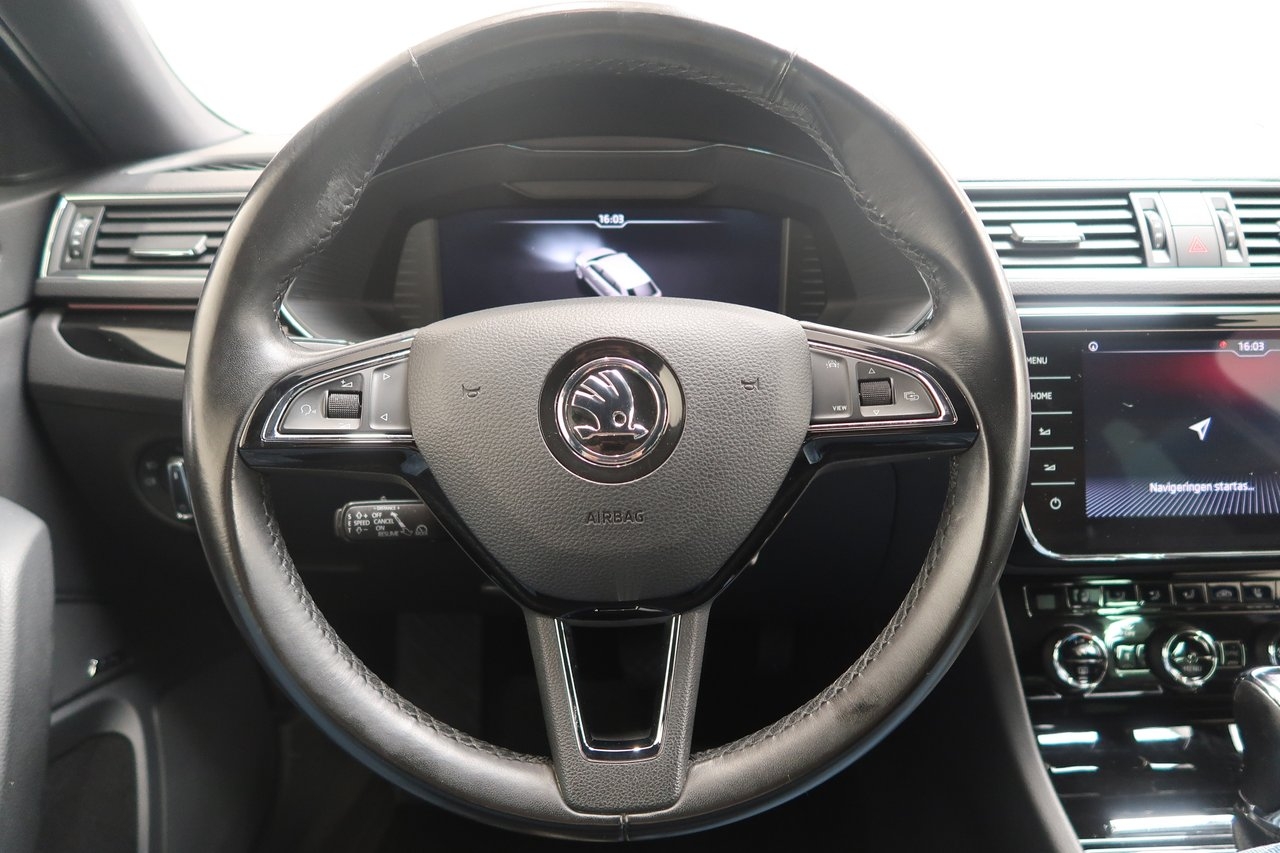 Skoda Superb 2019, bild 6/10