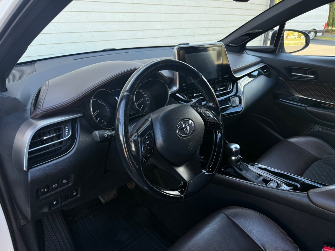 Toyota C-HR Hybrid CVT Executive 2017, bild 7/10