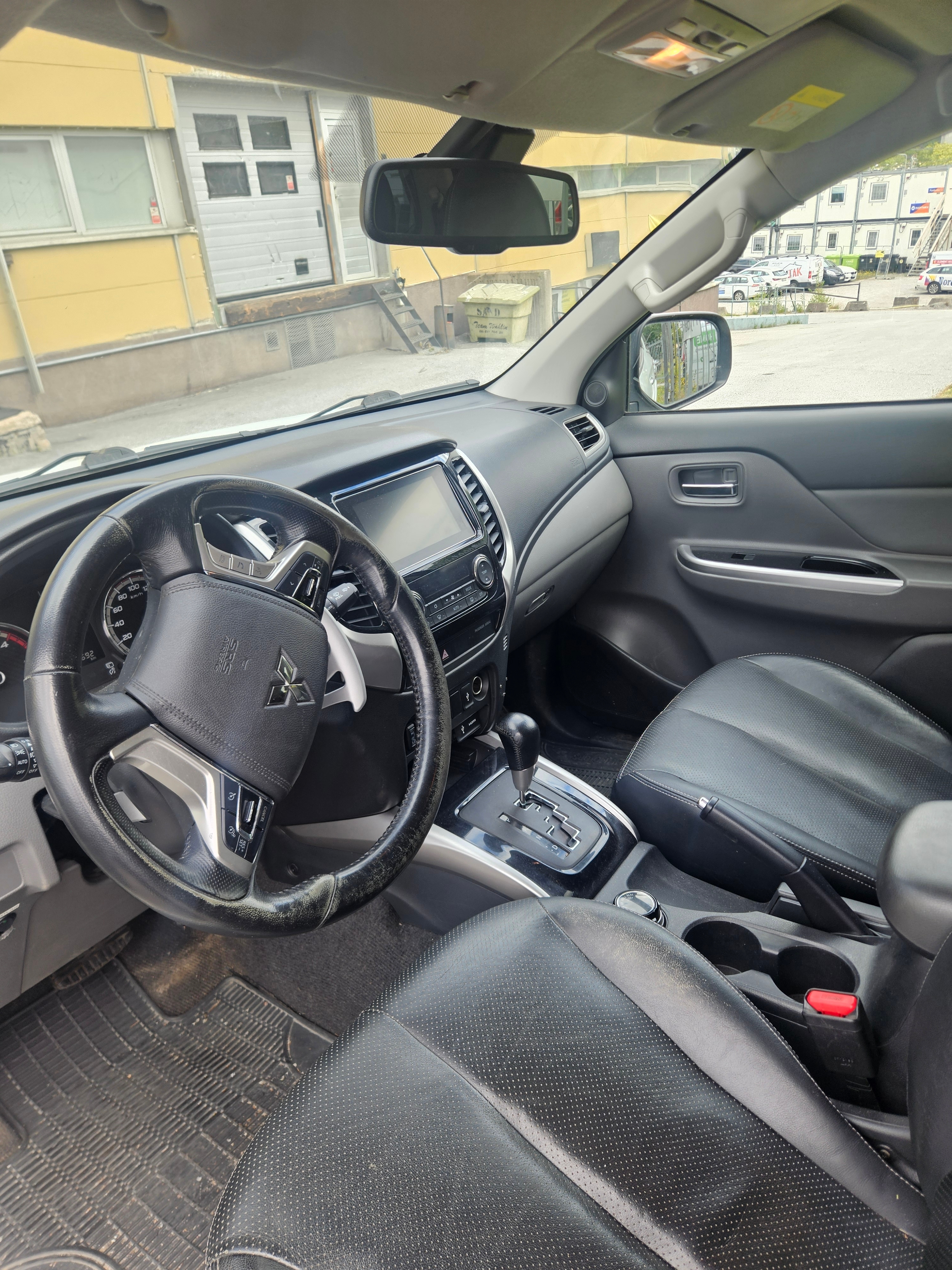 Mitsubishi L200 2017, bild 5/9
