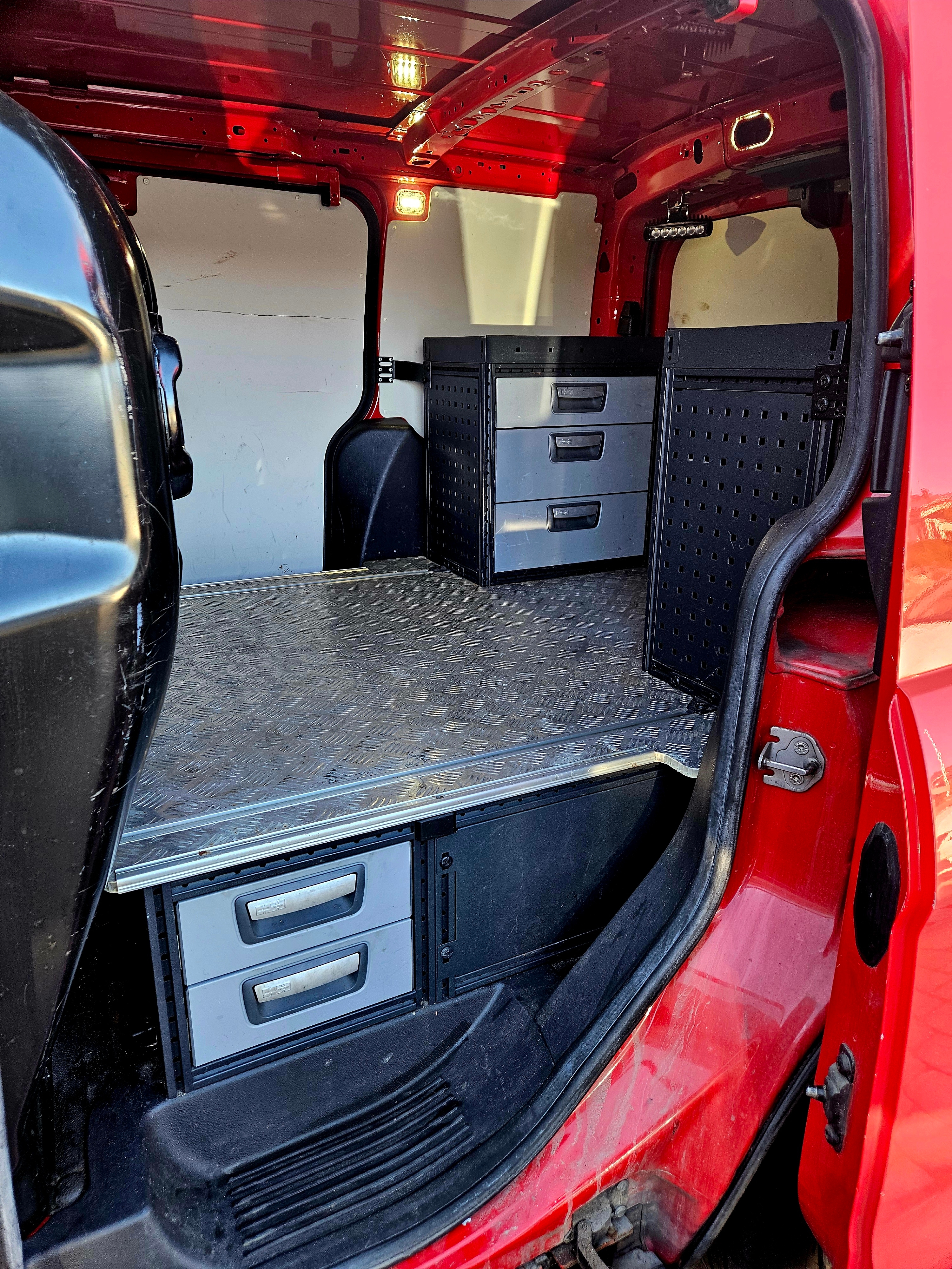 Ford Transit Connect 2017, photo 2/6
