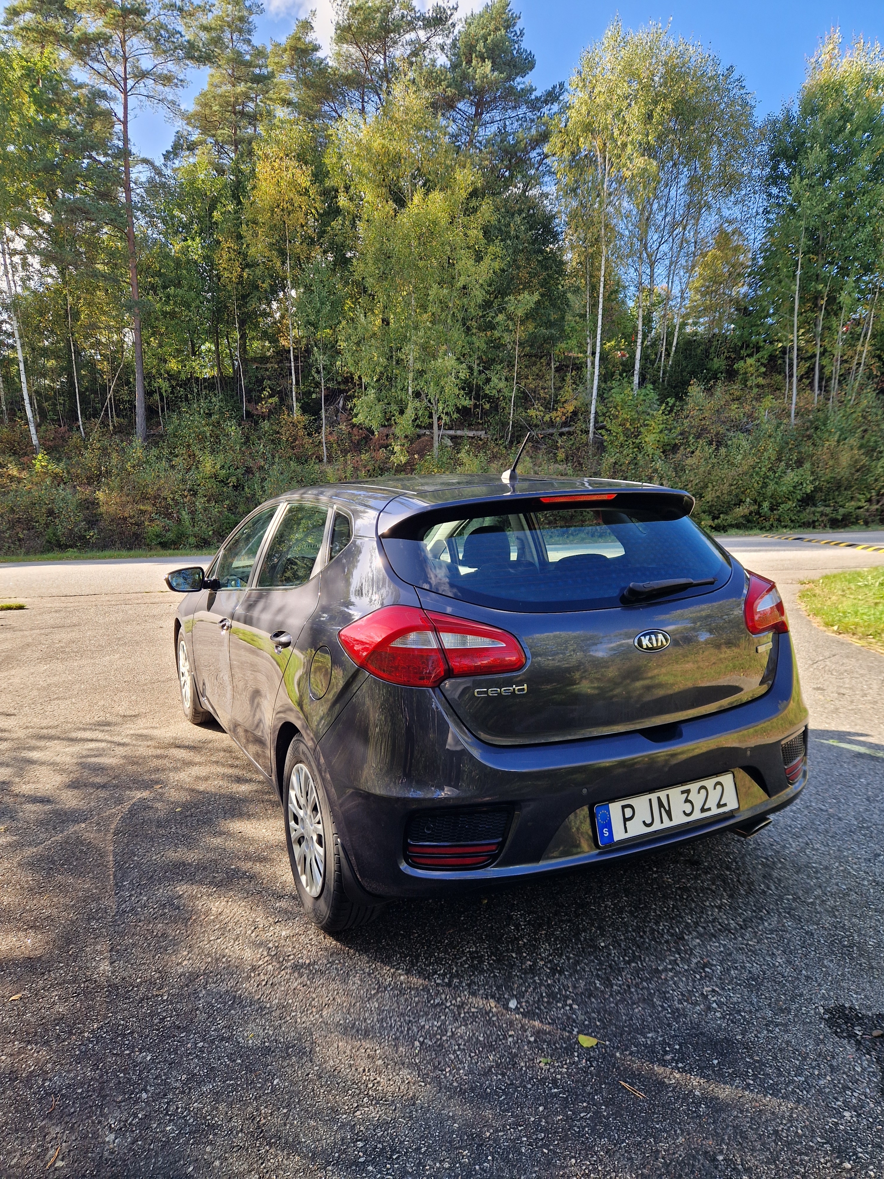 Kia Ceed 1.6 CRDi Manuell 2017, photo 2/8