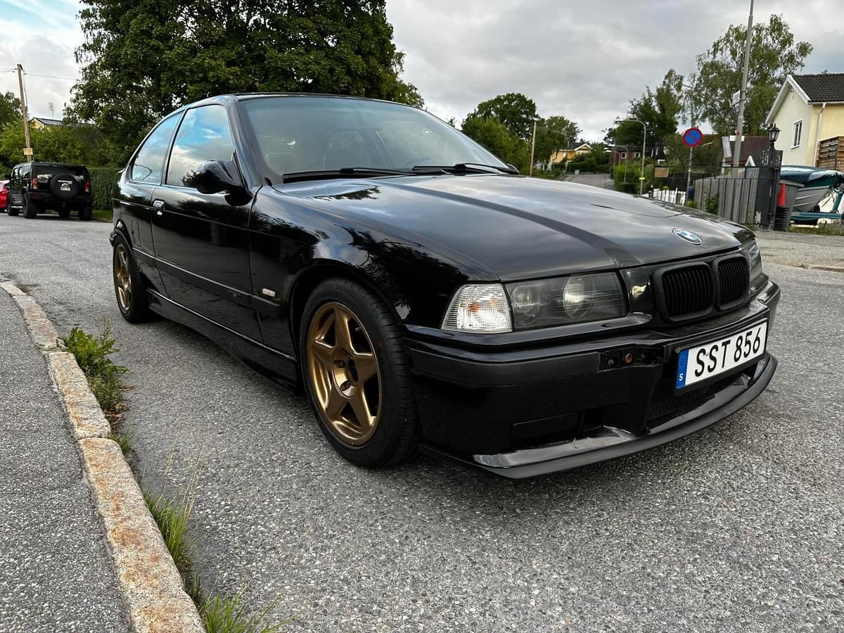 BMW 323