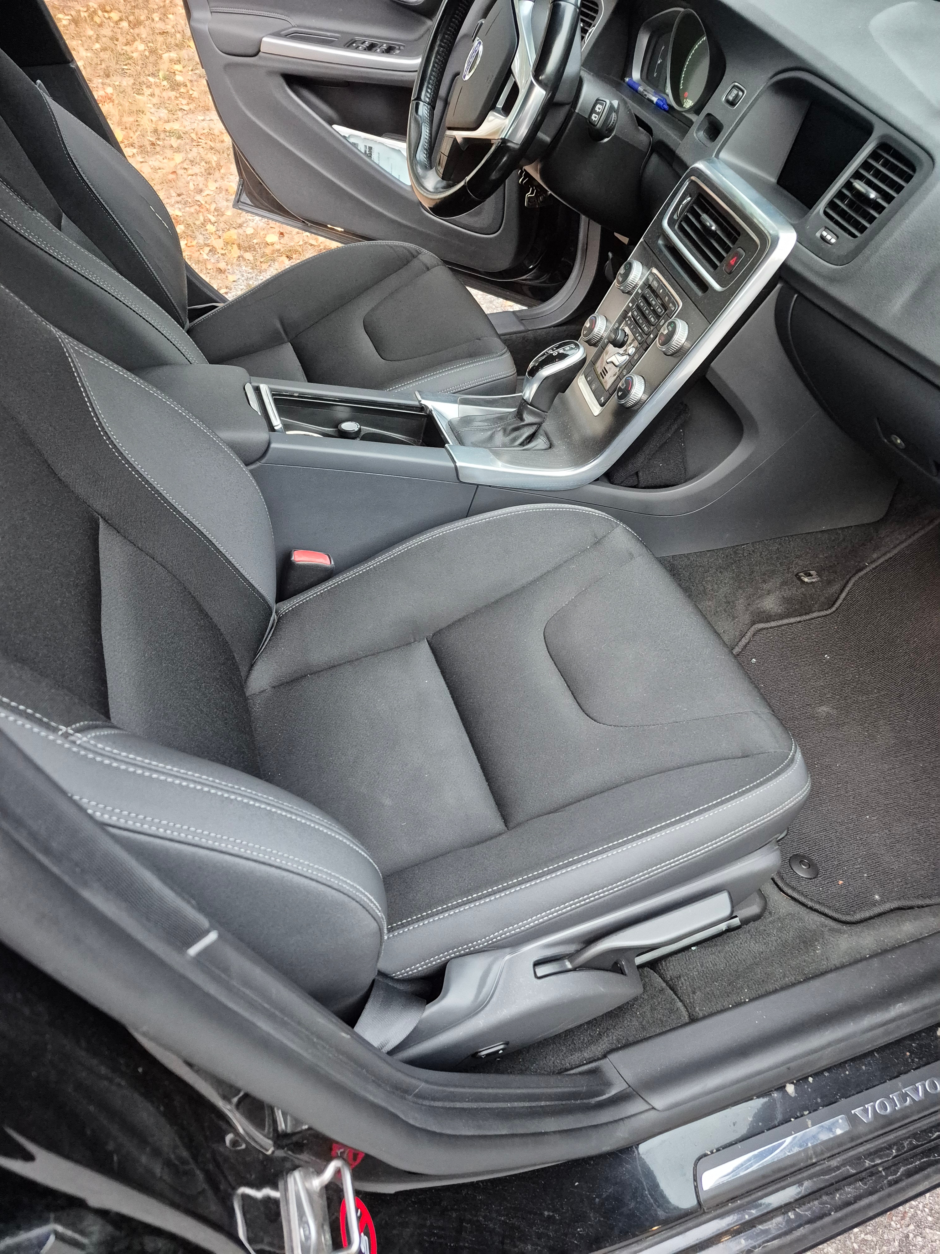 Volvo V60 2.0 Bi-Fuel Geartronic 2015, bild 3/8