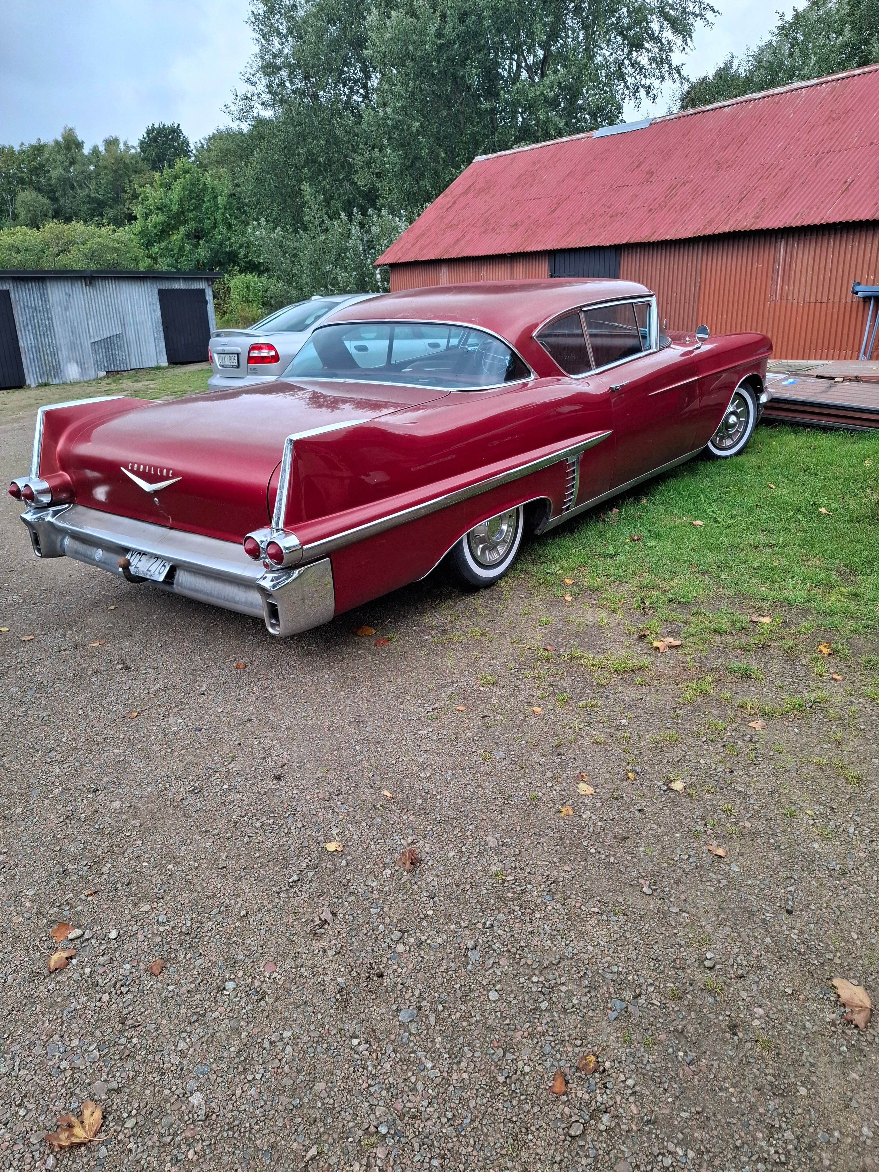 Cadillac Series 62 1957, kuva 2/8