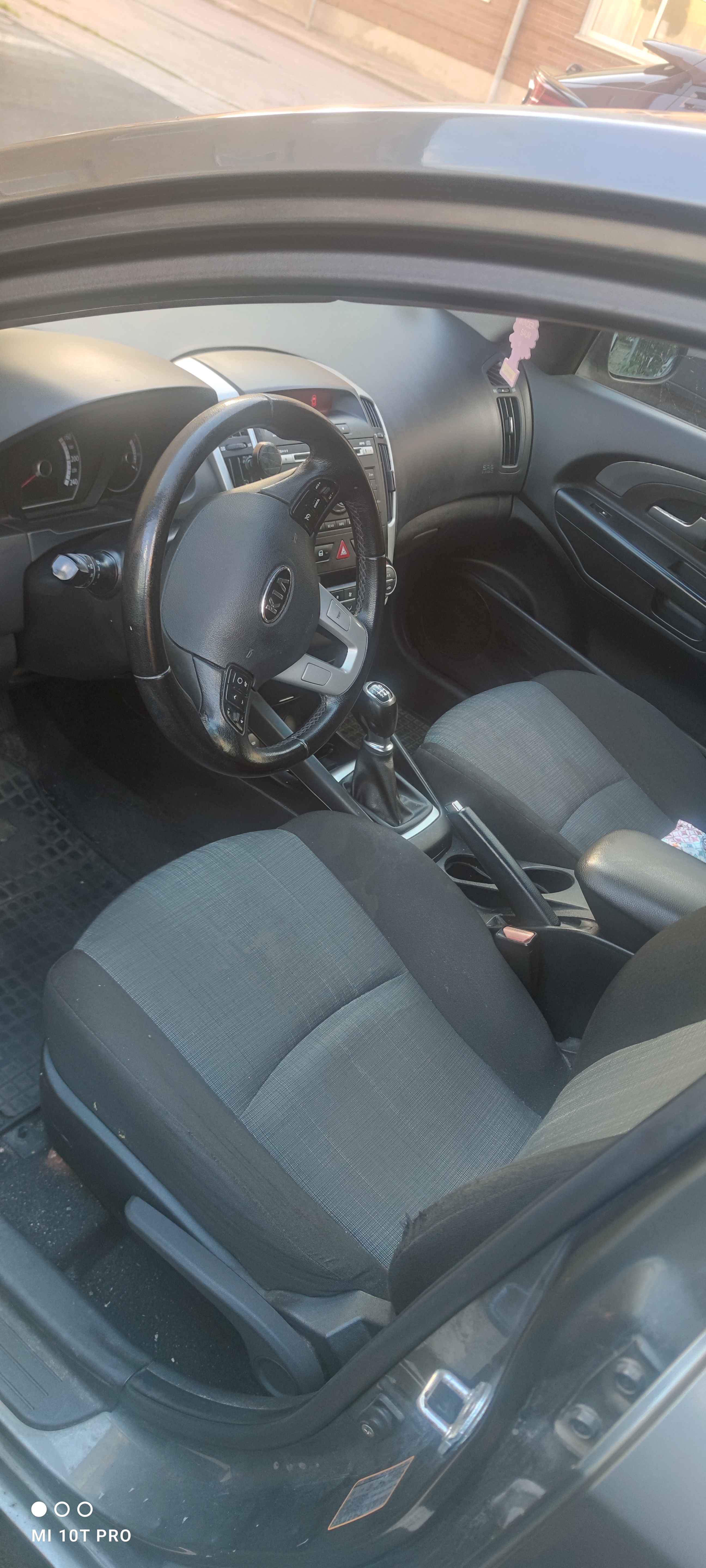 Kia Ceed 1.6 CRDi Manuell 2010, bild 5/7