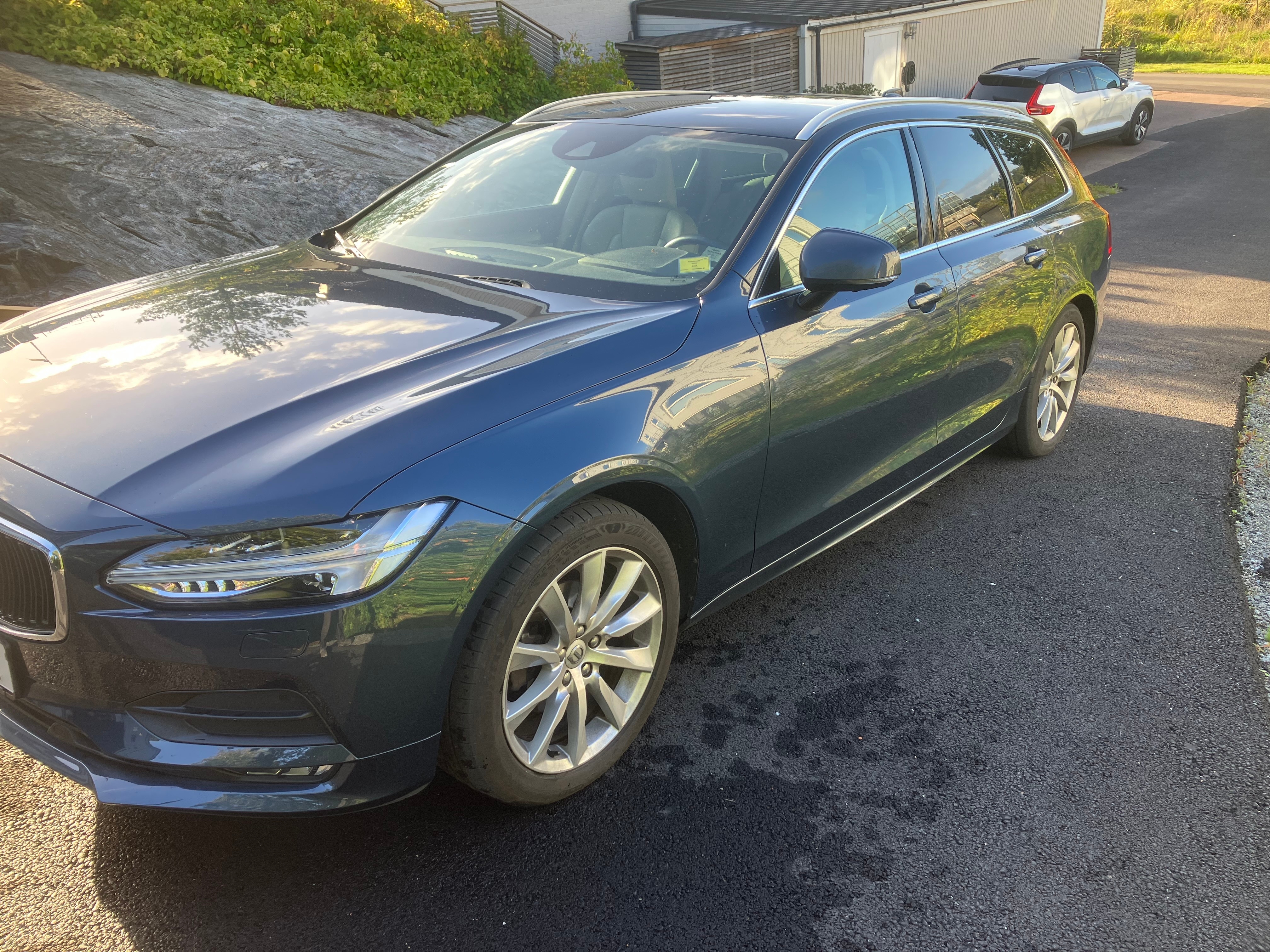 Volvo V90 D4 AWD Geartronic 2019, kuva 3/8