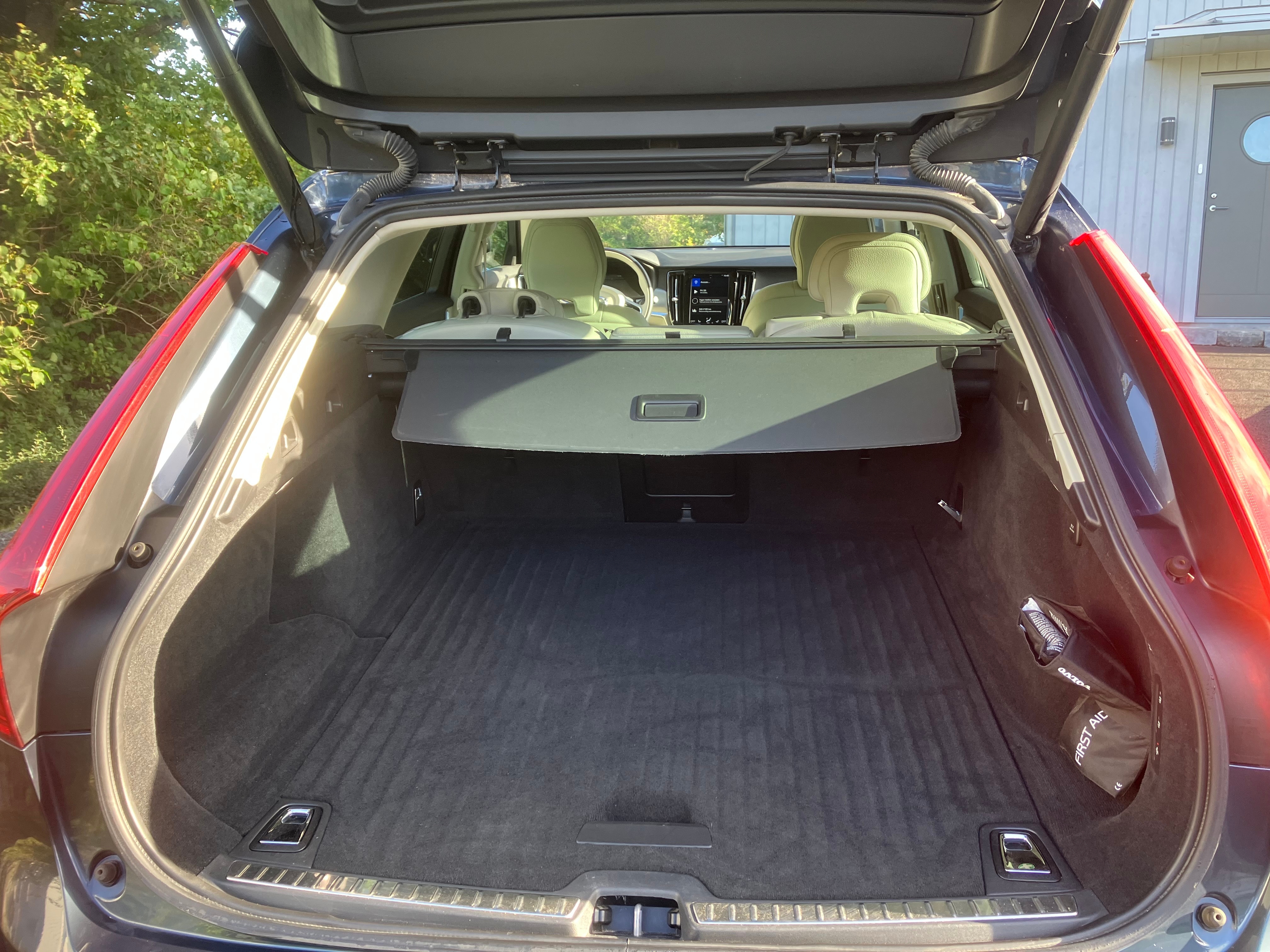 Volvo V90 D4 AWD Geartronic 2019, kuva 8/8