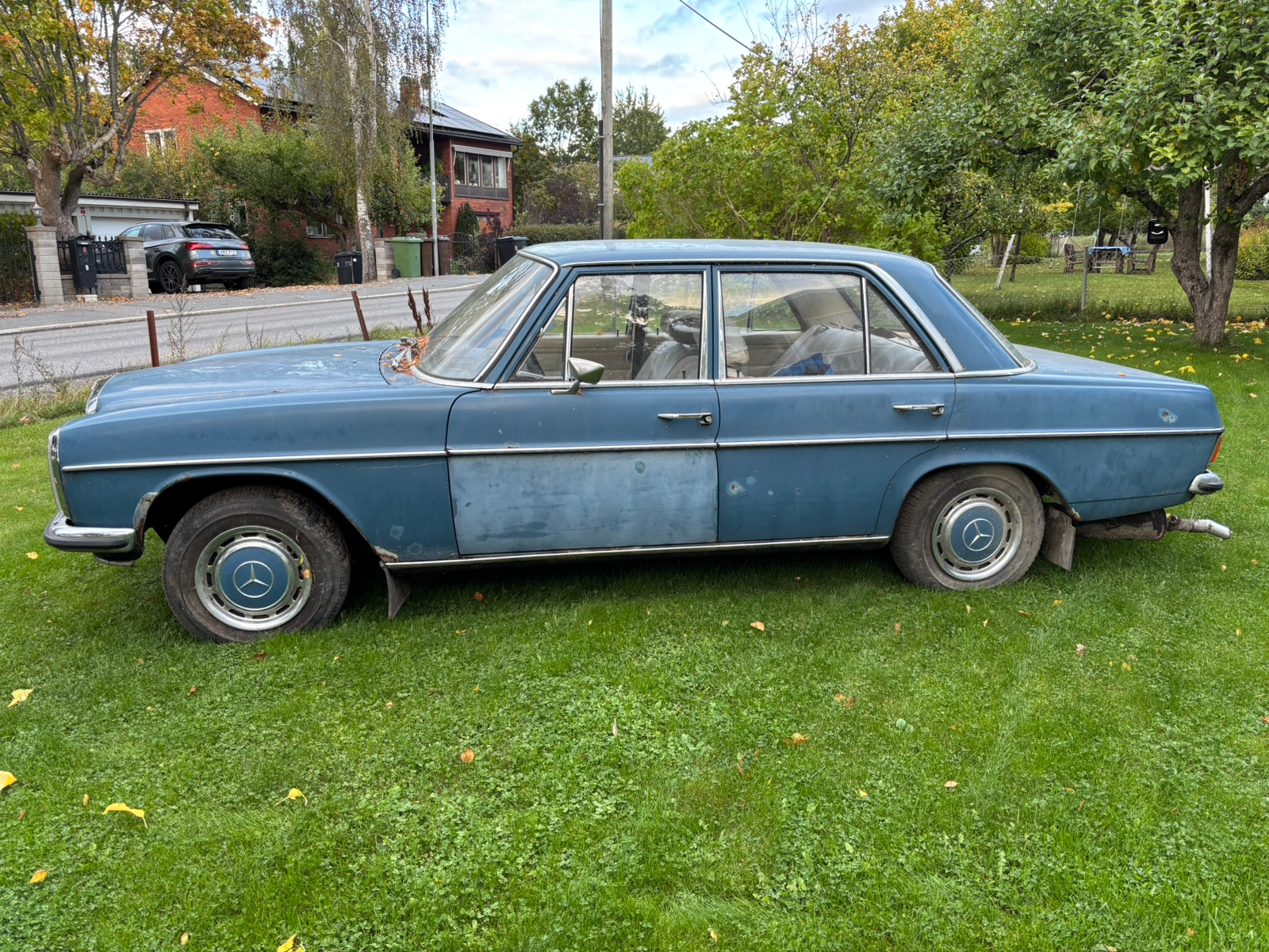 Mercedes-Benz 230 Manuell 1973, bild 2/6