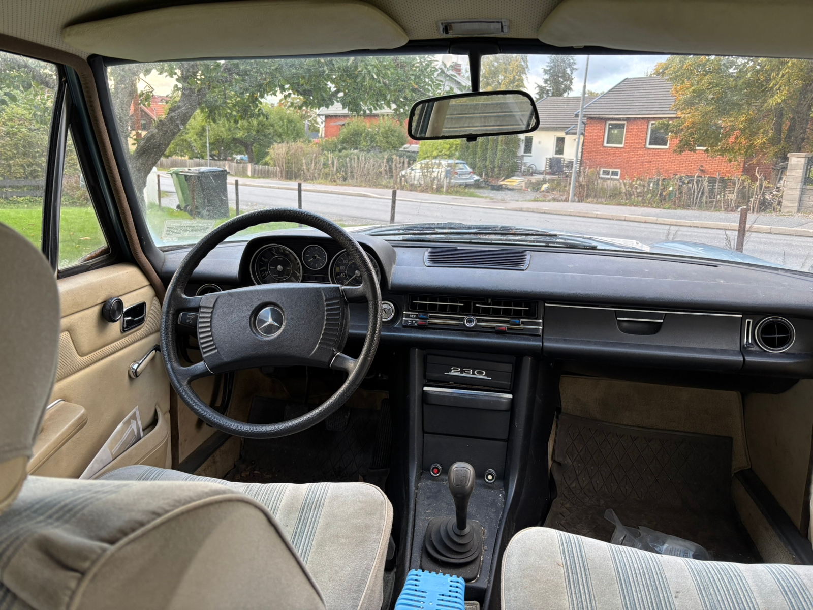 Mercedes-Benz 230 Manuell 1973, bild 5/6