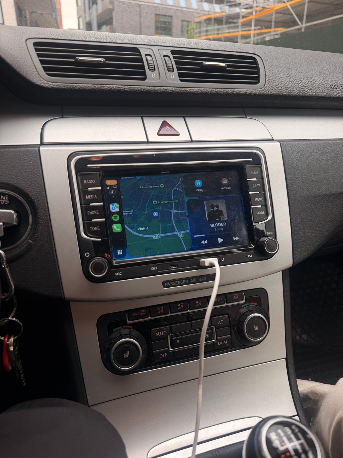Volkswagen Passat 2010, photo 6/6