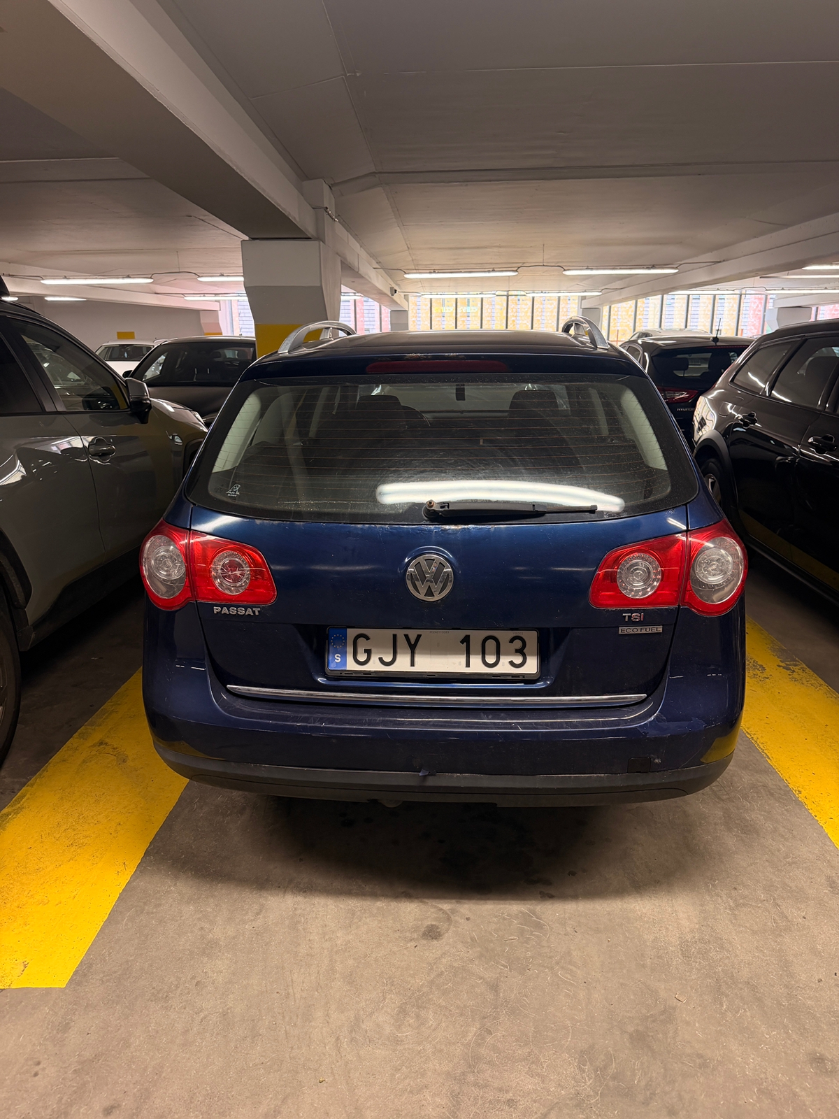 Volkswagen Passat 2010, photo 4/6