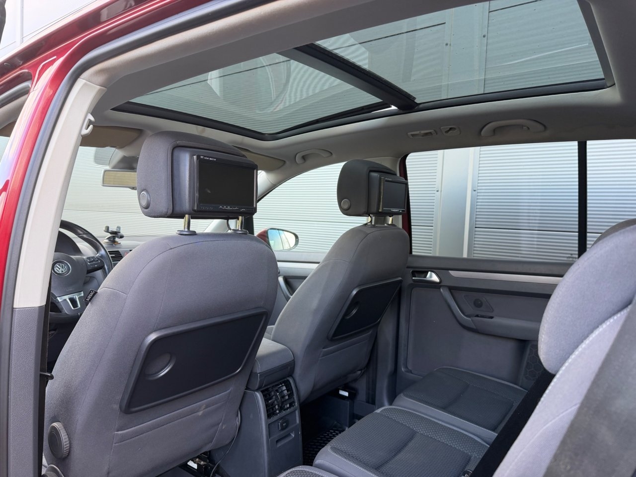Volkswagen Touran 7-seater 1.6 TDI 2014, photo 6/10