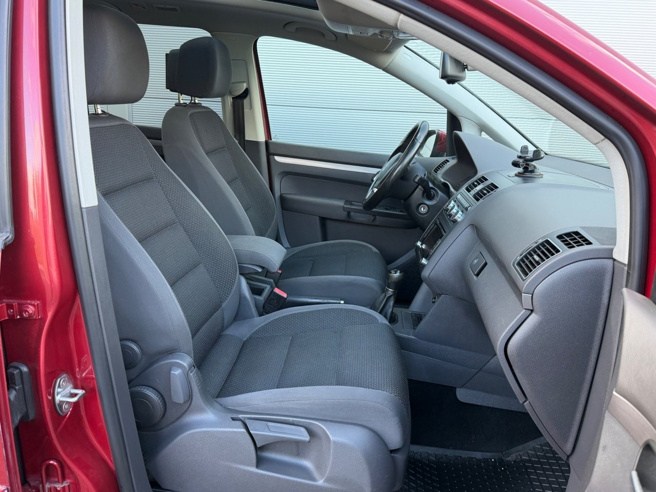 Volkswagen Touran 7-seater 1.6 TDI 2014, photo 5/10