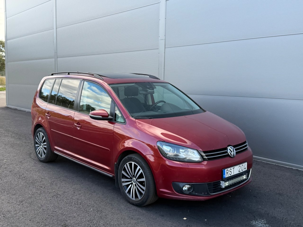 Volkswagen Touran 7-seater 1.6 TDI 2014, photo 2/10