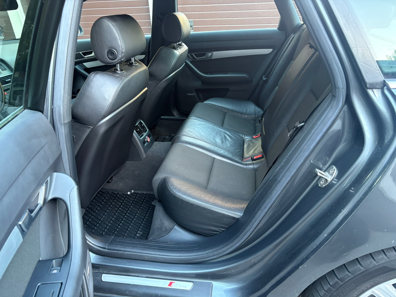 Audi A6 Sedan 2.0 TFSI 2009, bild 7/8