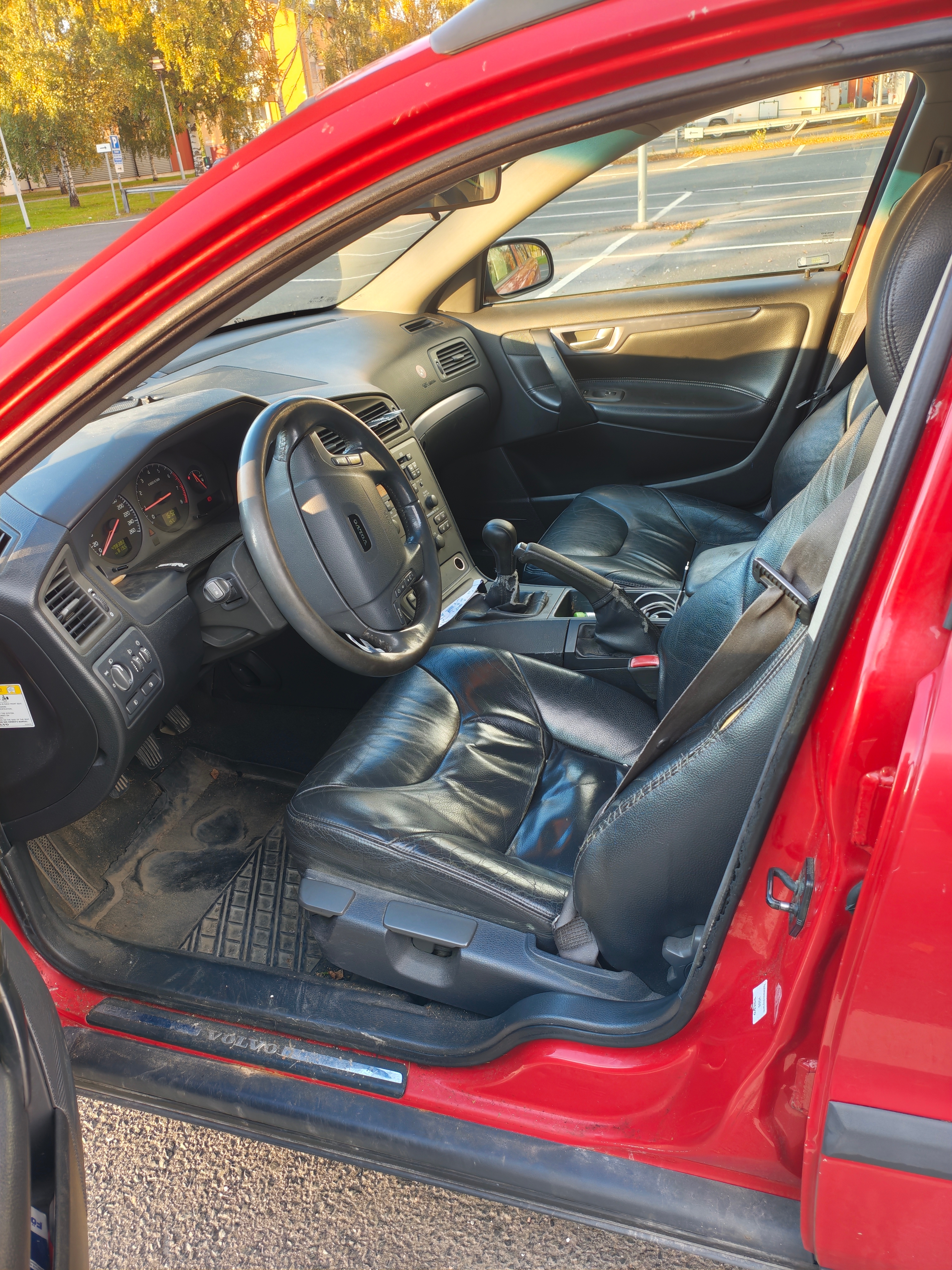 Volvo V70 2.4T Manuell 2001, bild 6/7