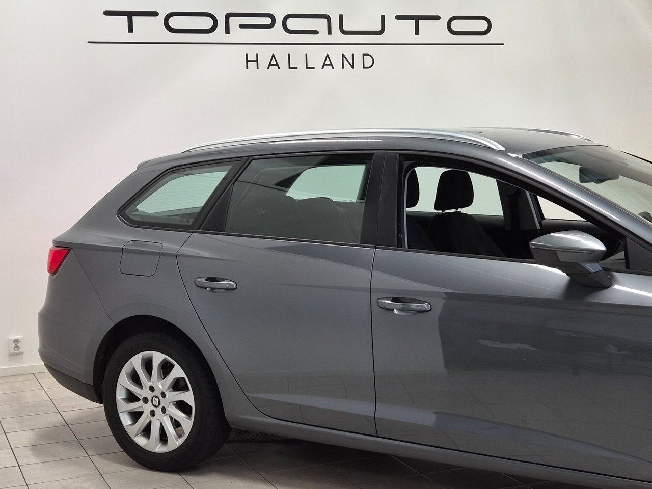 Seat Leon Kombi 1.2 TSI Style 105hk 2014, bild 2/10