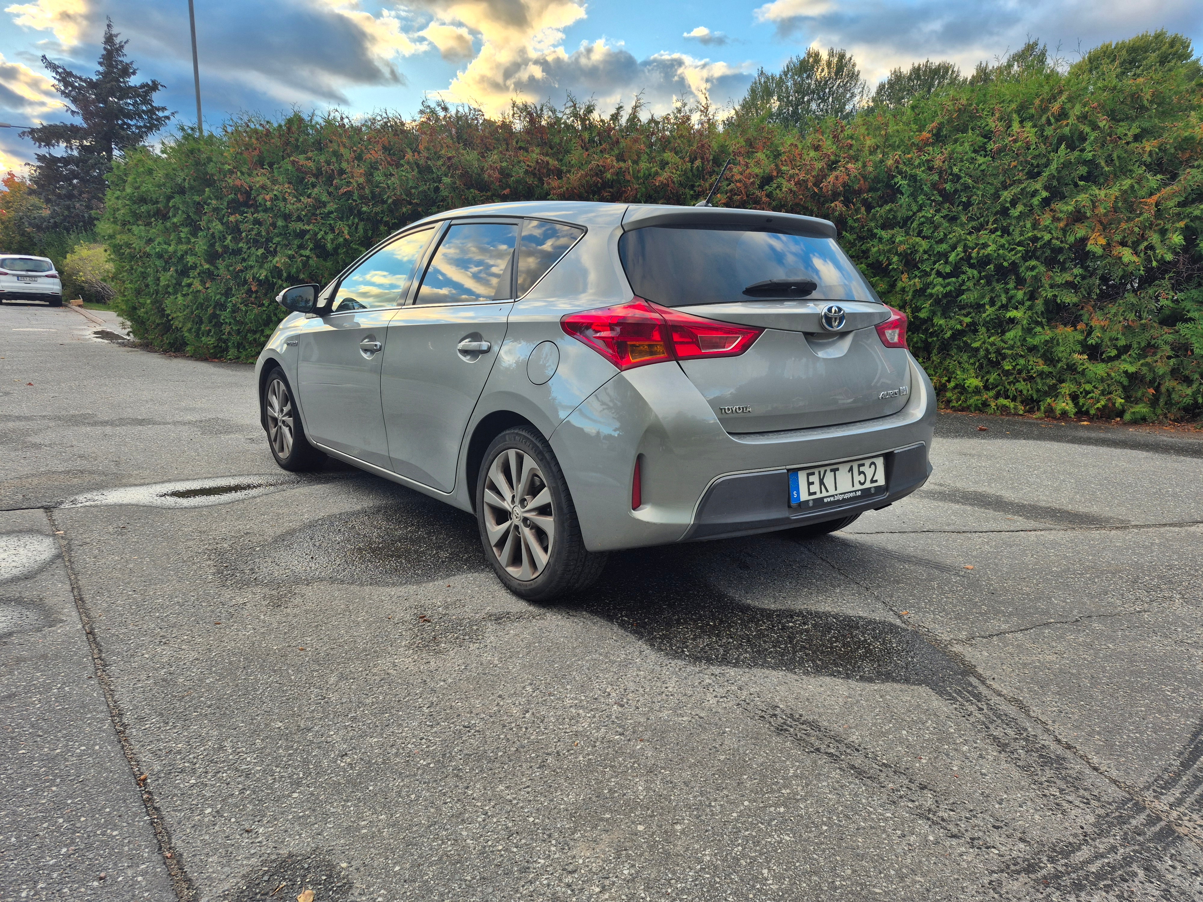 Toyota Auris Hybrid e-CVT 2014, kuva 3/10