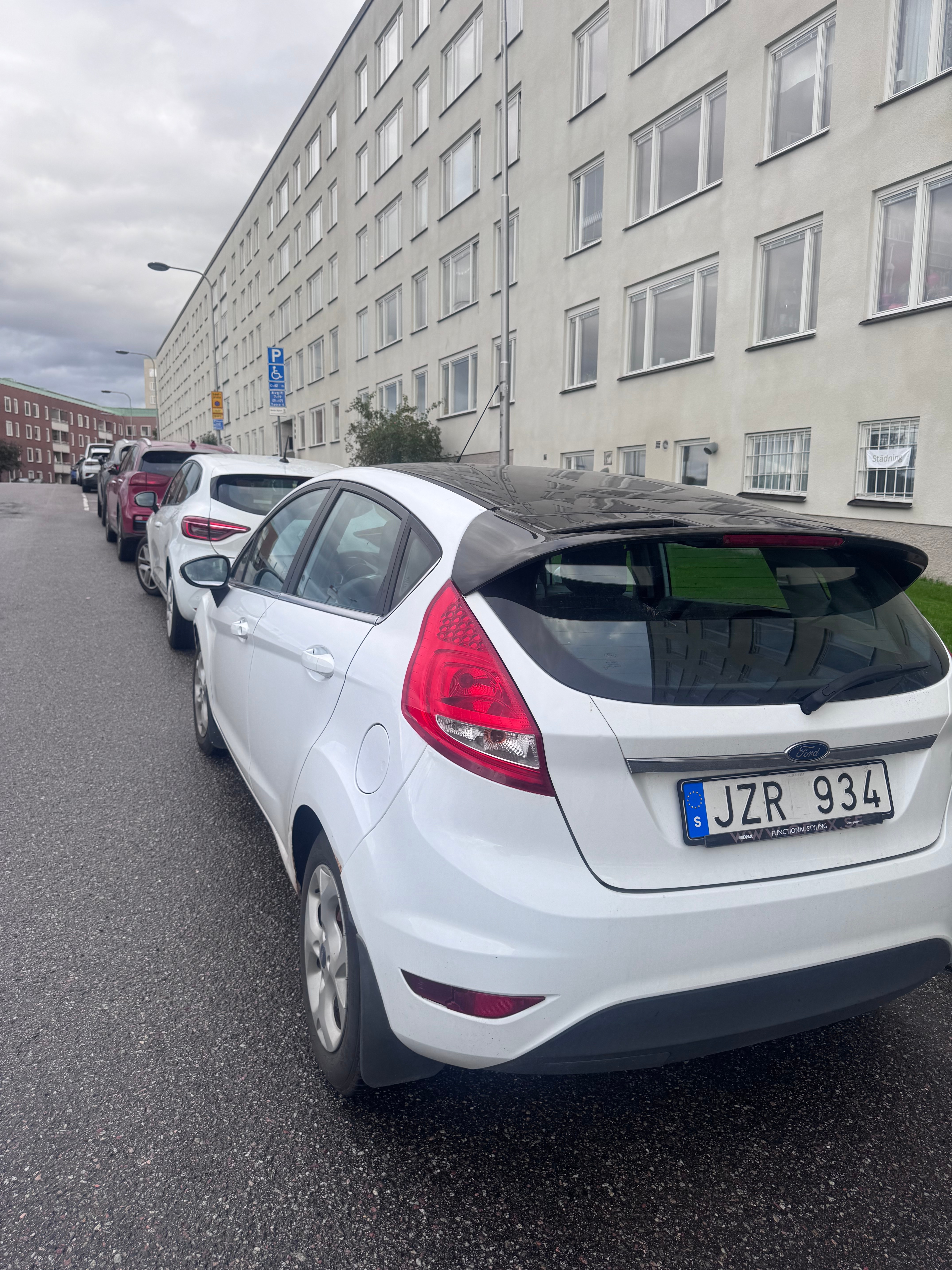 Ford Fiesta 5-dörrar 1.25 Manuell 2010, kuva 3/8