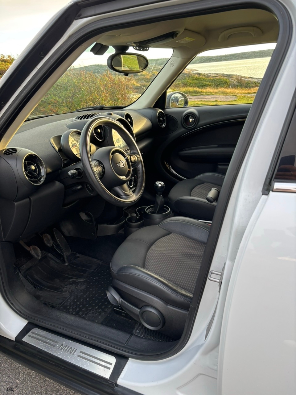 MINI Countryman Cooper D Manuell 2014, bild 5/6