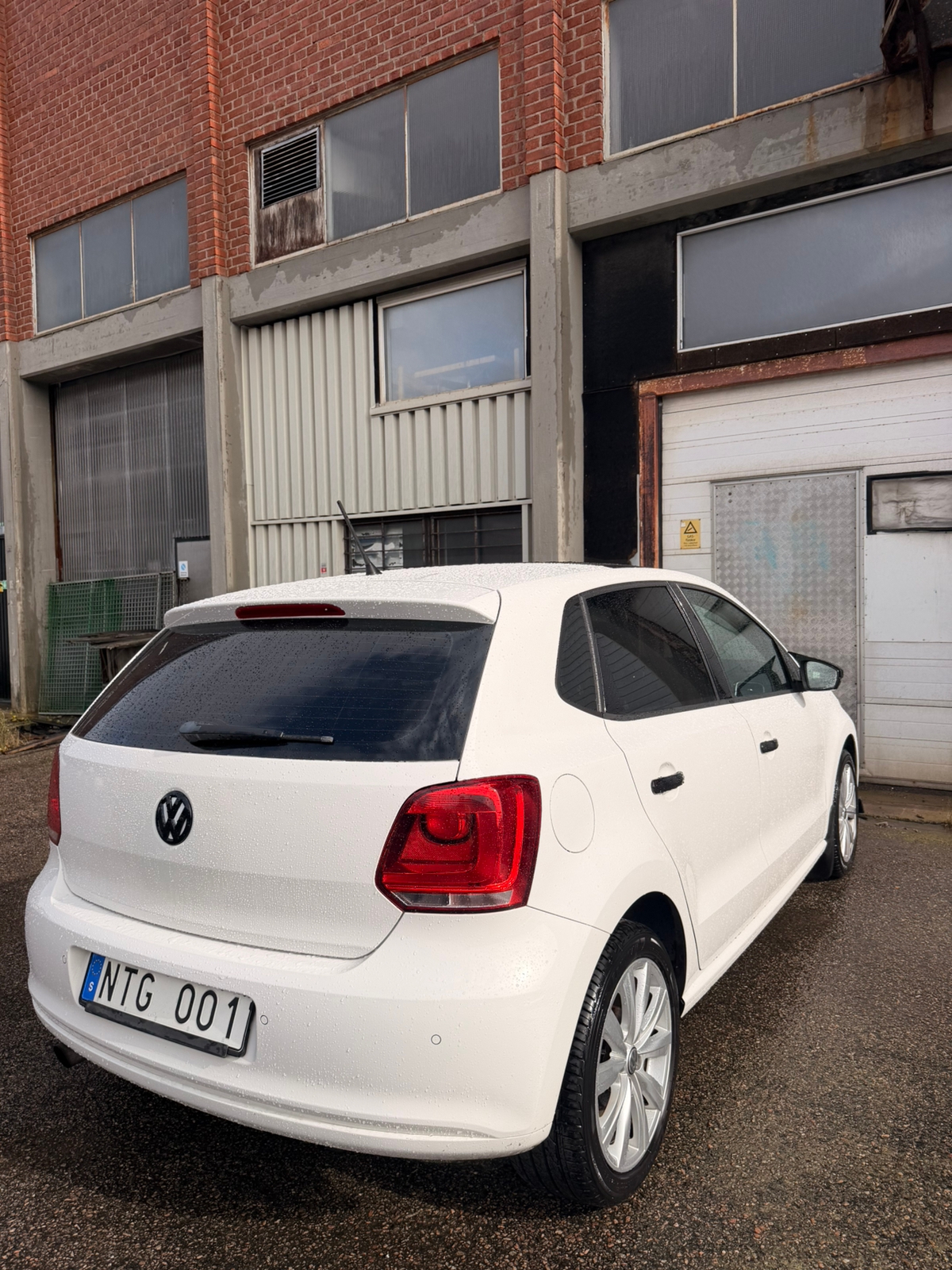 Volkswagen Polo 5-dörrar 1.4 MPI Manuell 2011, bild 3/4