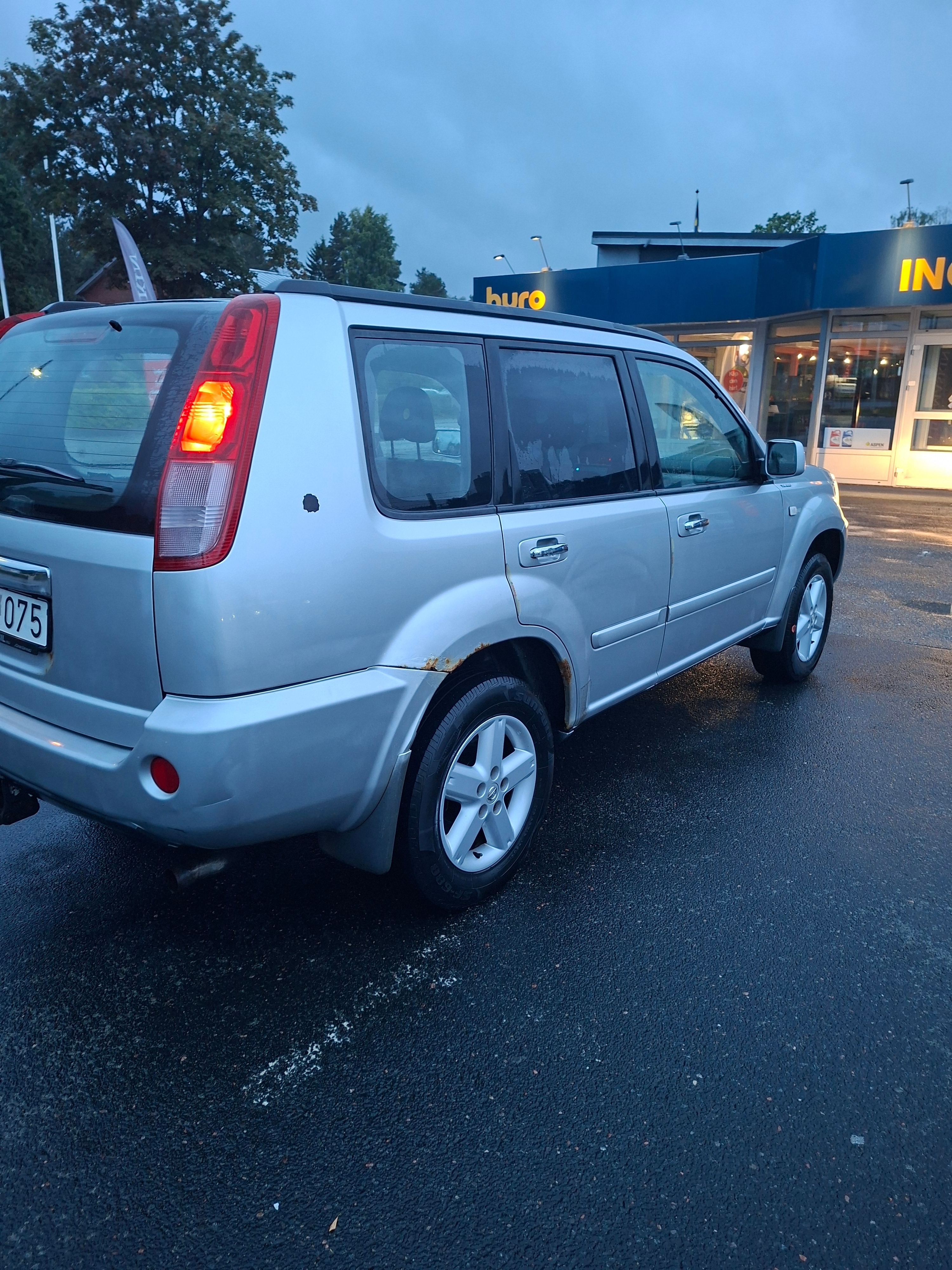 Nissan X-Trail 2.0 4x4 Manuell 2006, bild 3/4