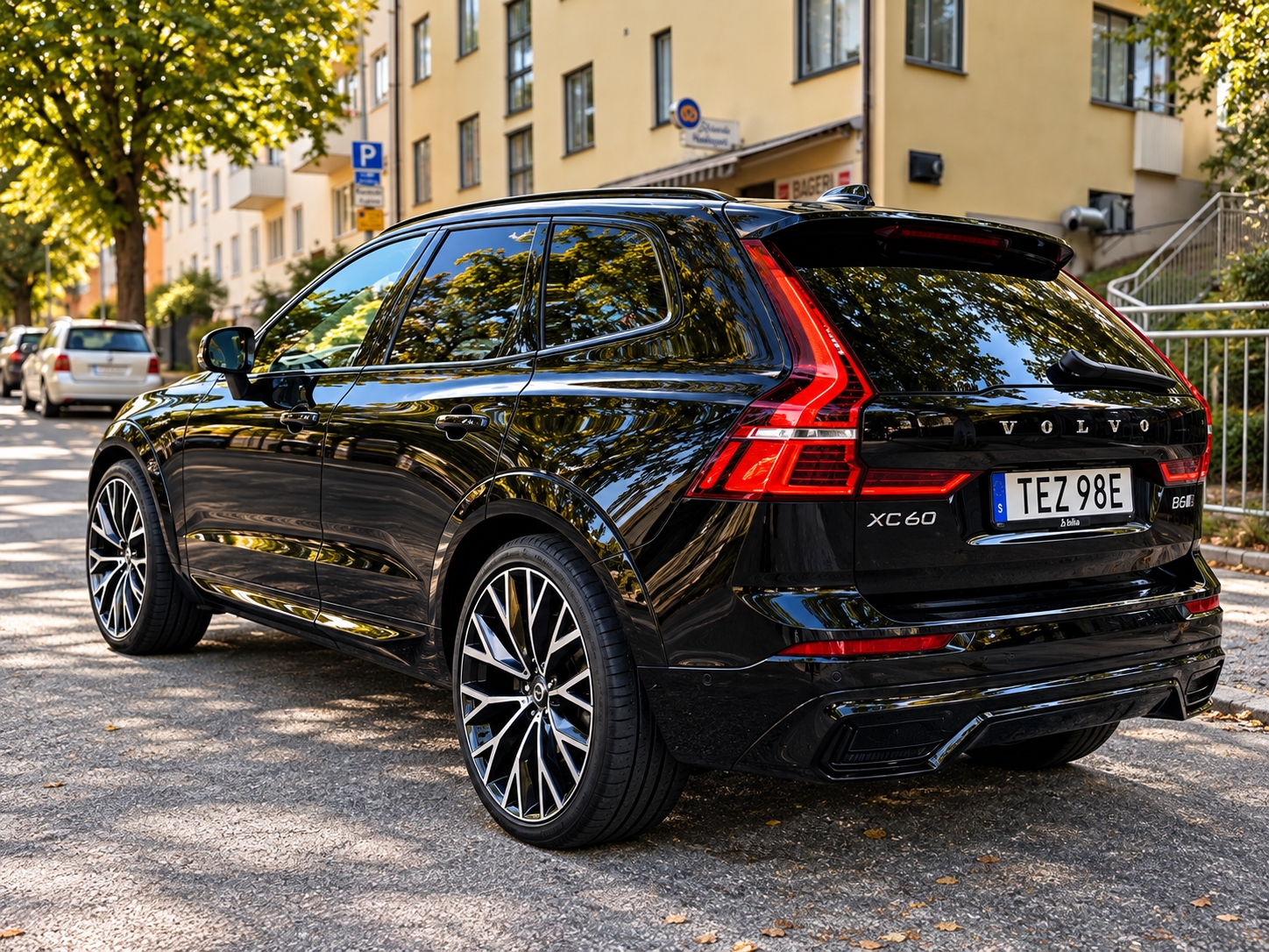 Volvo XC60 B6 AWD 300HK 2022, photo 3/5