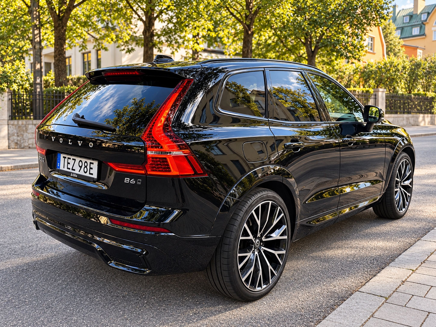 Volvo XC60 B6 AWD 300HK 2022, photo 4/5