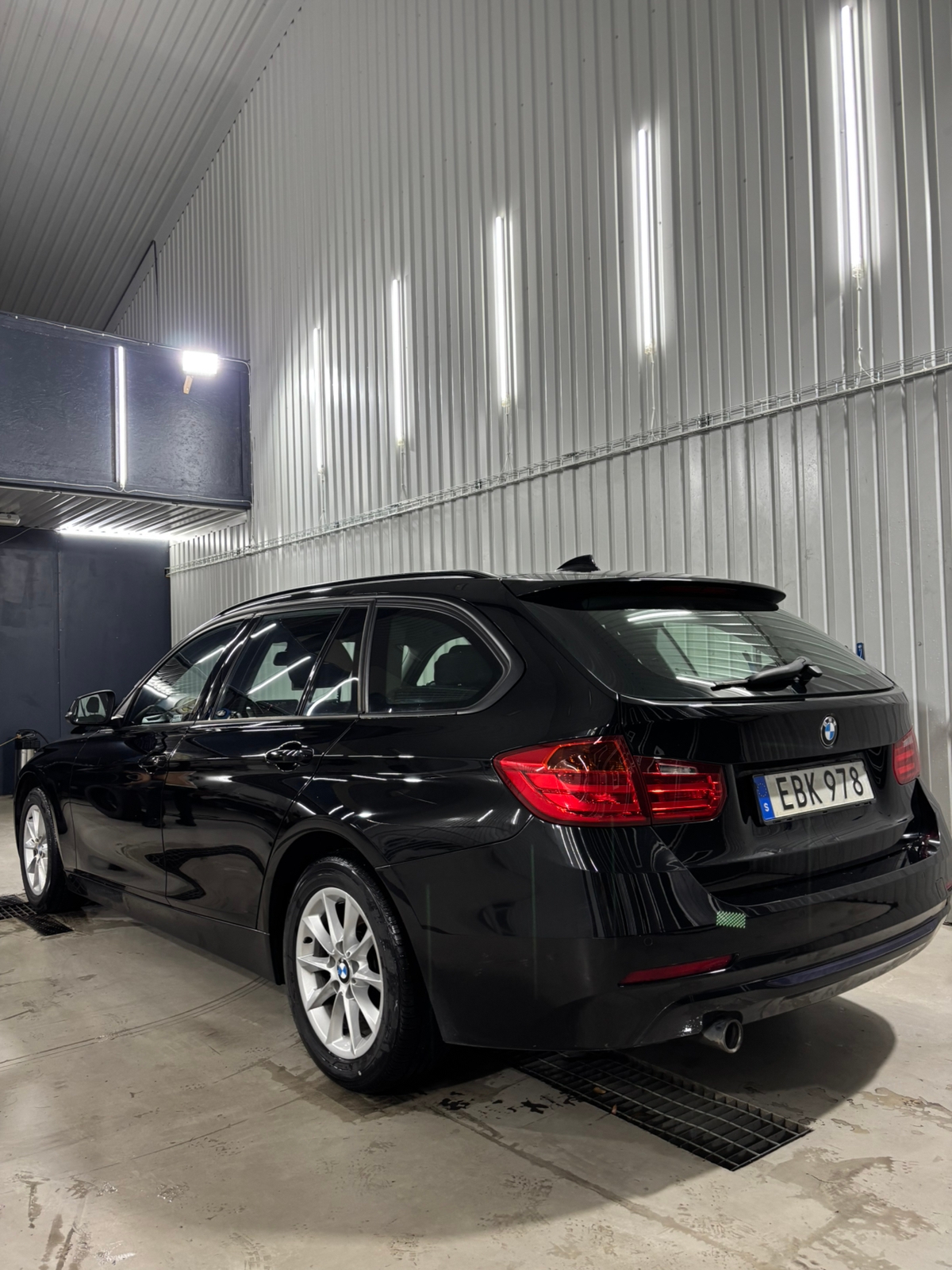 BMW 318 d Touring Manuell 2015, bild 3/9